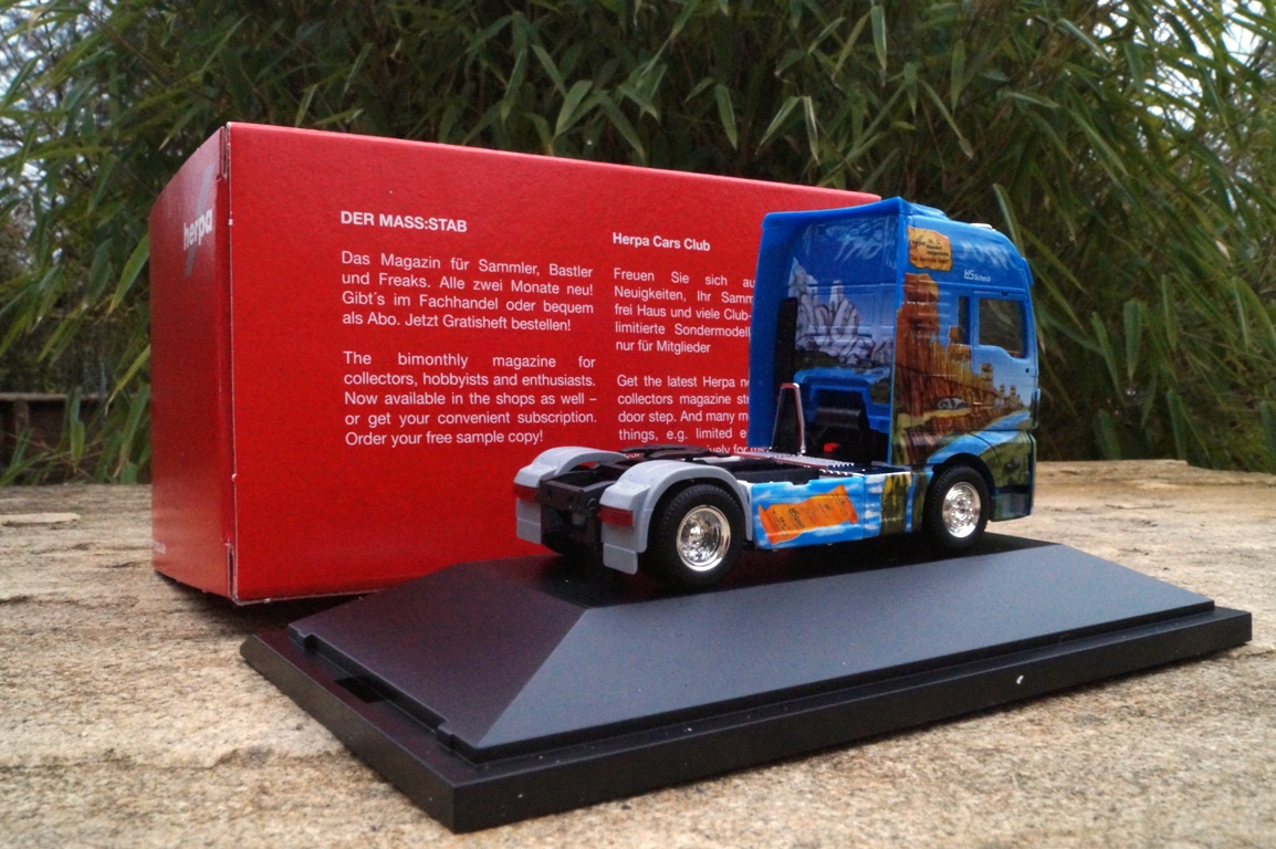 110839 - Herpa -MAN TGX XXL Euro 6 Zugmaschine „Herpa Weltgeschichte Nr. 12, Römer“