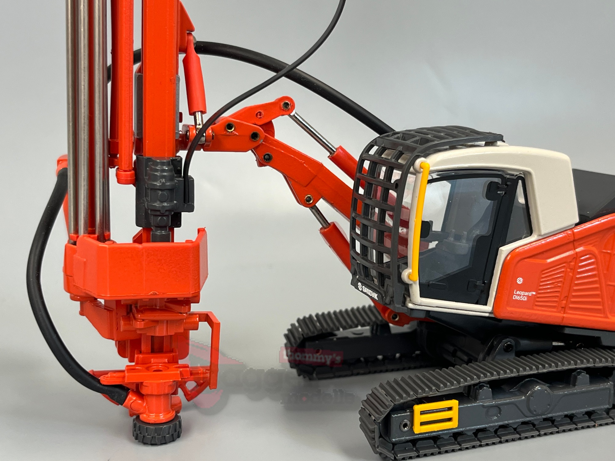 2525-2 - Conrad - Sandvik Leopard DI650i Oberflächenbohrgerät