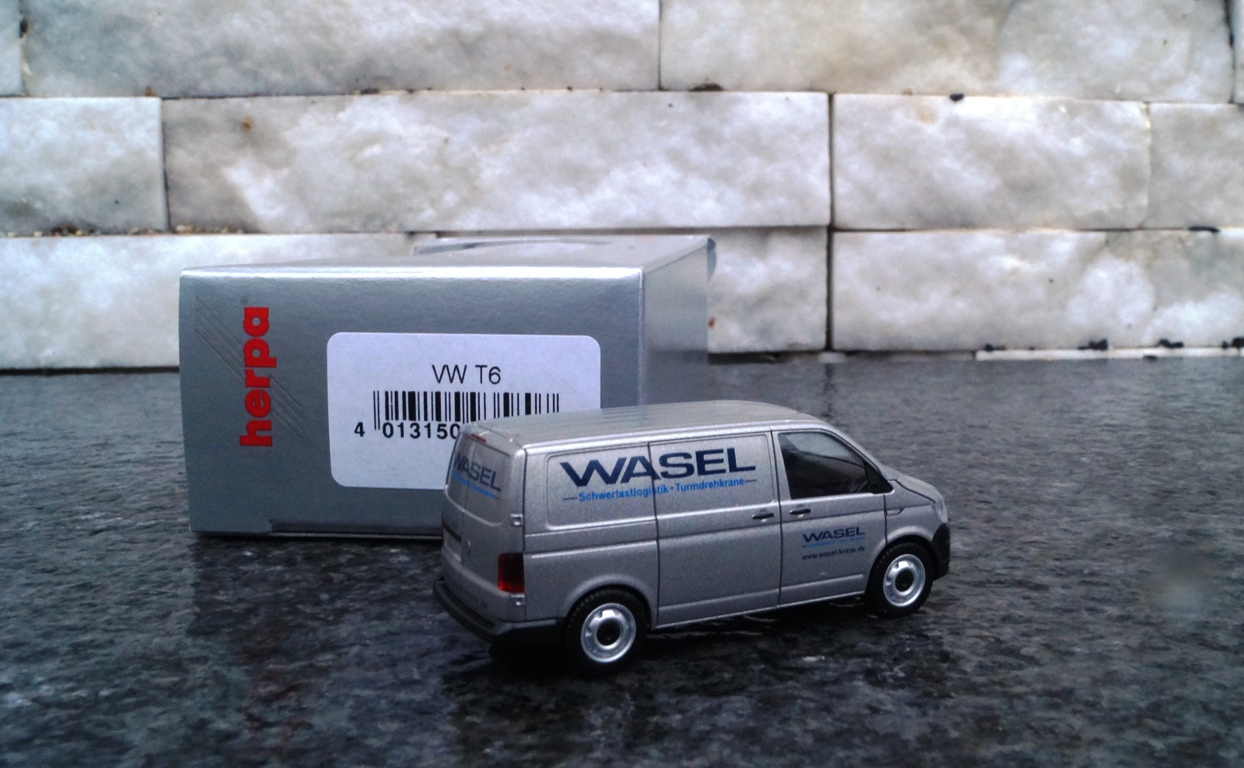 935807 - Herpa -Volkswagen (VW) T6 Kasten Transporter "Wasel Krane" silbermetallic