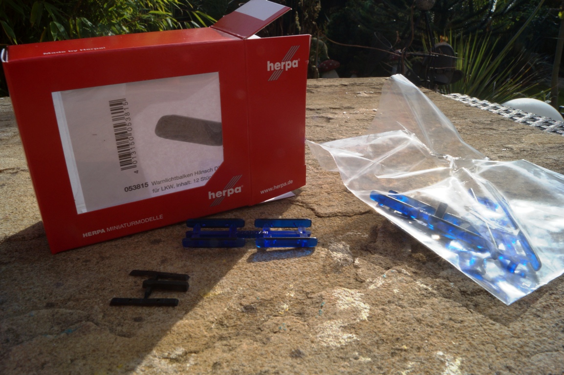 053815 -Herpa - Zubehör Warnlichtbalken Hänsch DBS 4000 für LKW´s, je 12 Stück