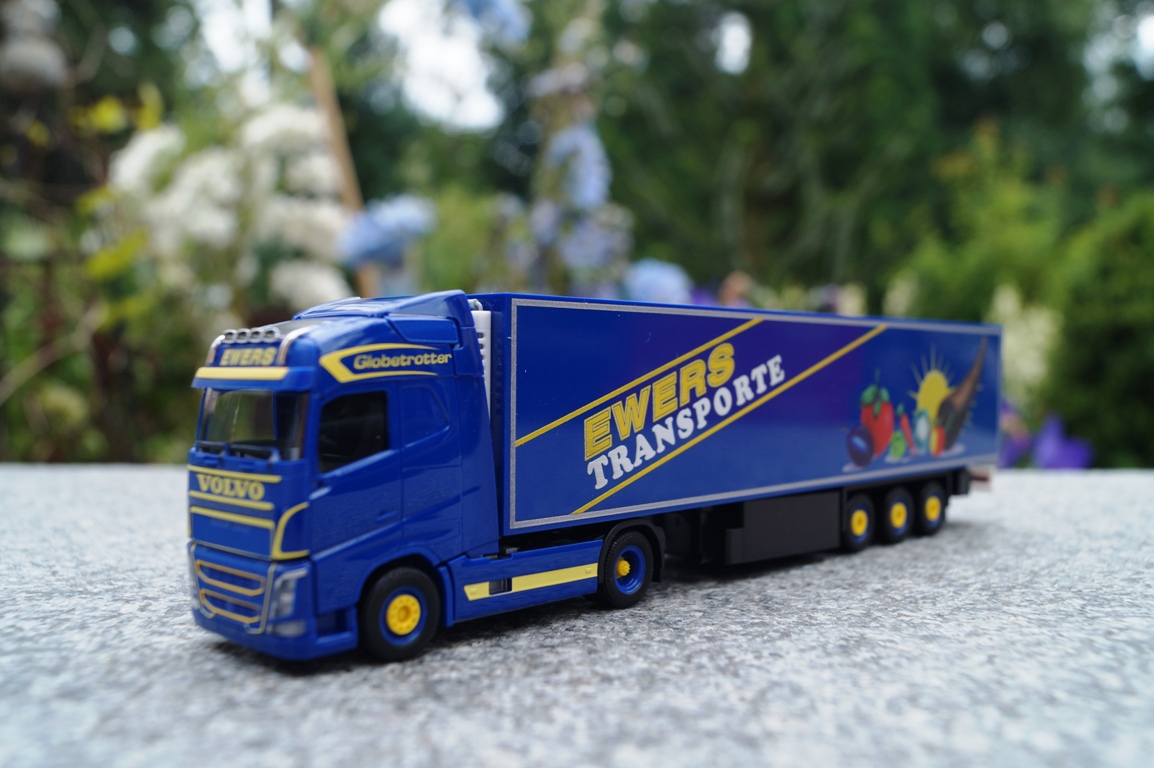 932028 - Herpa -Volvo FH GL Kühllkoffer Sattelzug "Ewers Transporte " Norden"