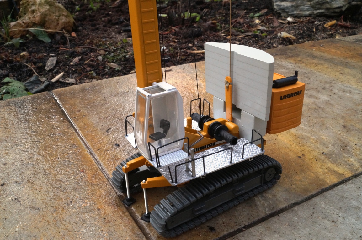 Liebherr Schnellmontagekran auf Raupenfahrgestell