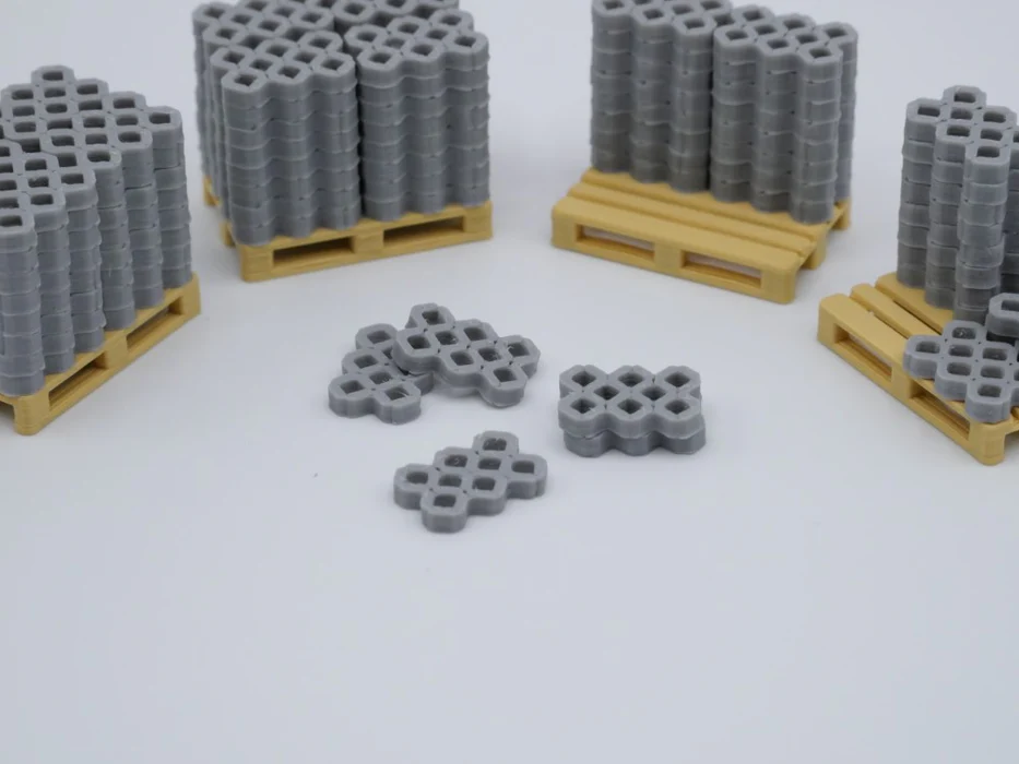 150111 - 3D-Druckfactory - Rasengittersteine mit Europalette - Maßstab 1:50 - Lagegut / Baustelle