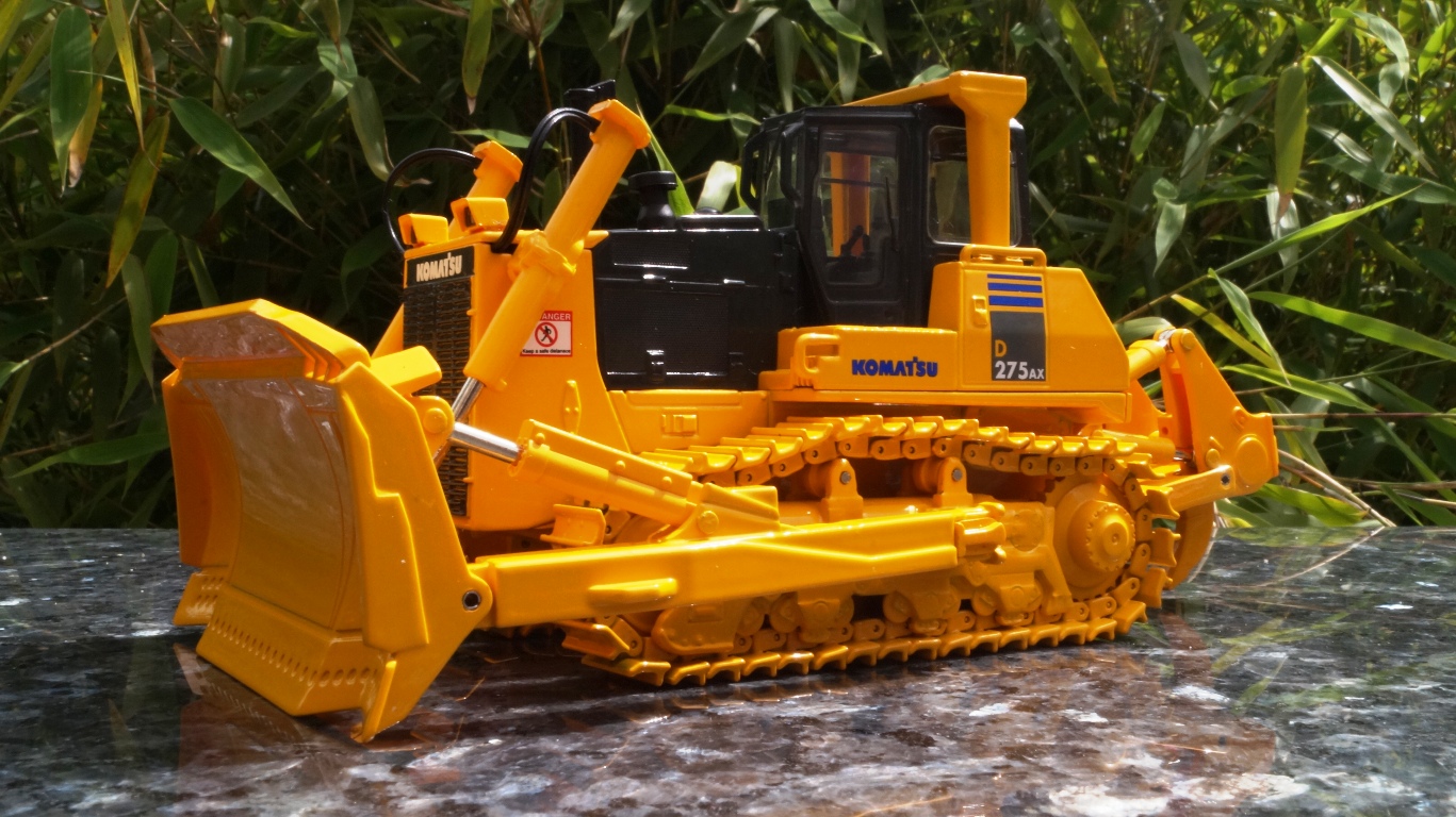 503341 - First Gear - Komatsu Raupe D275AX-5 mit Sigma-Schild und Aufreisser