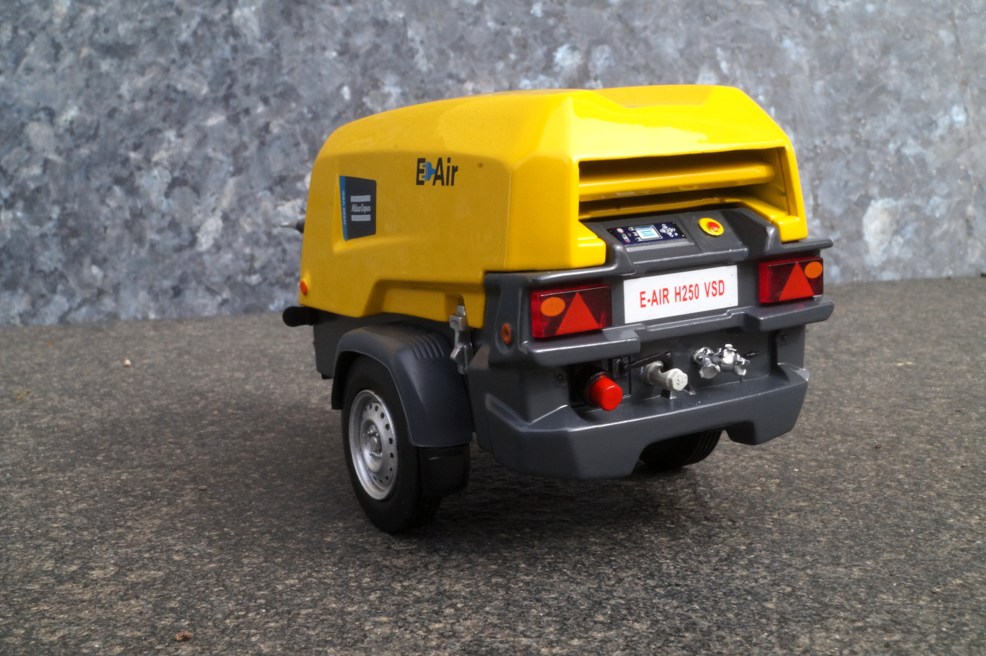 2616 - ATLAS COPCO E-AIR H250 VSD Kompressor