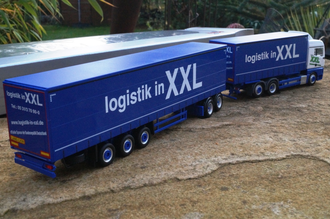 930178 - Herpa - MAN TGX XLX Euro6 Eurocombi Hängerzug "Logistik in XXL"
