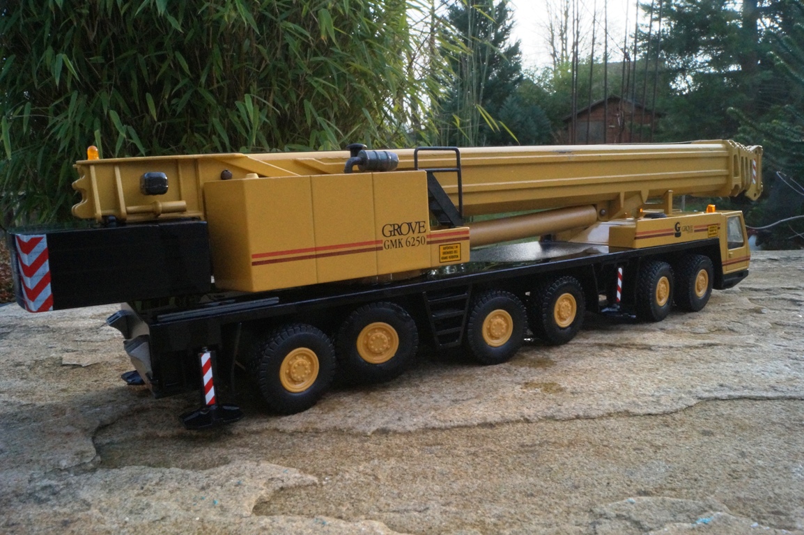 2091 -Rainer - Grove GMK 6250 6achs Mobilkran
