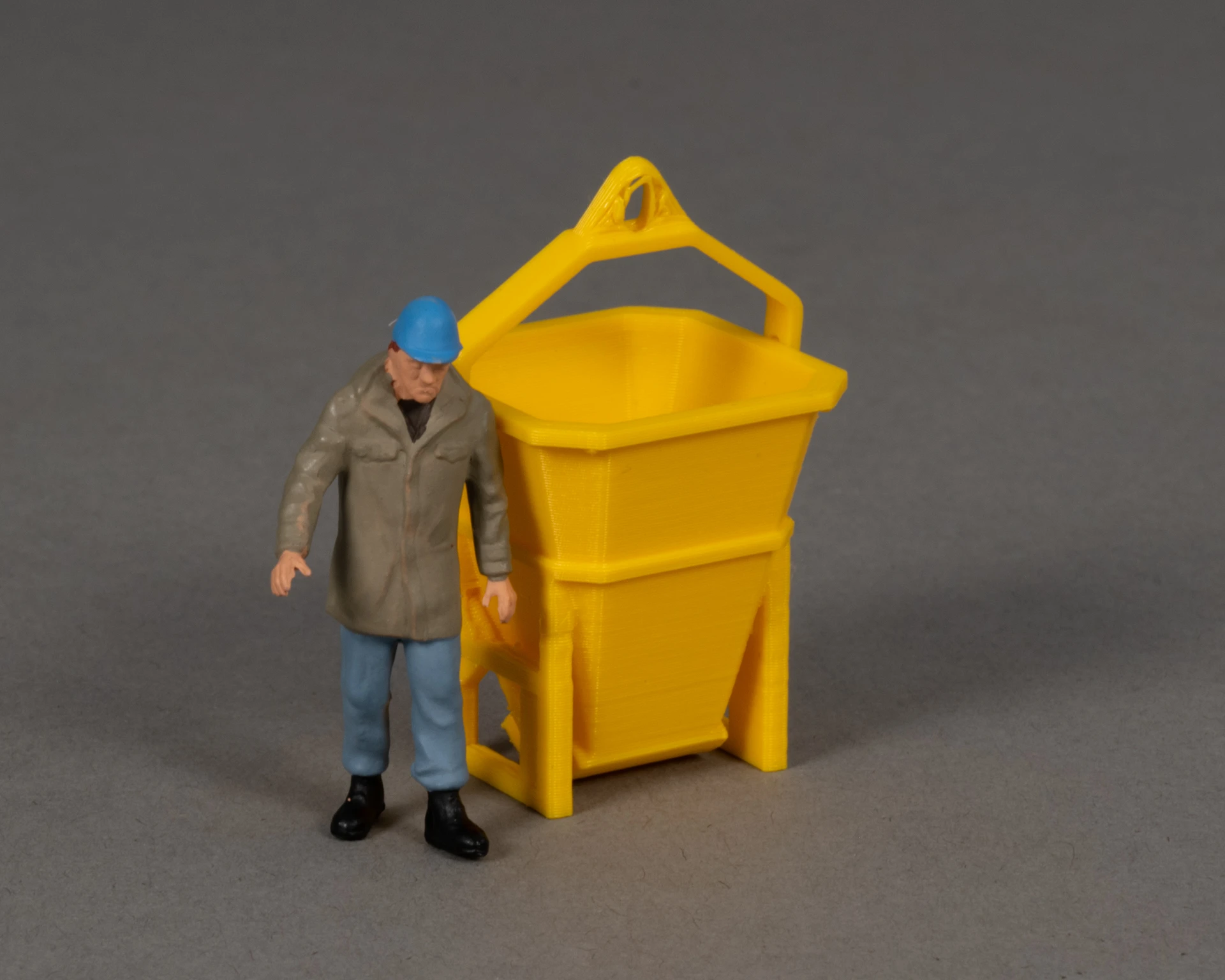 5801-1 - MSM - Zubehör Betonkübel eckig  gelb