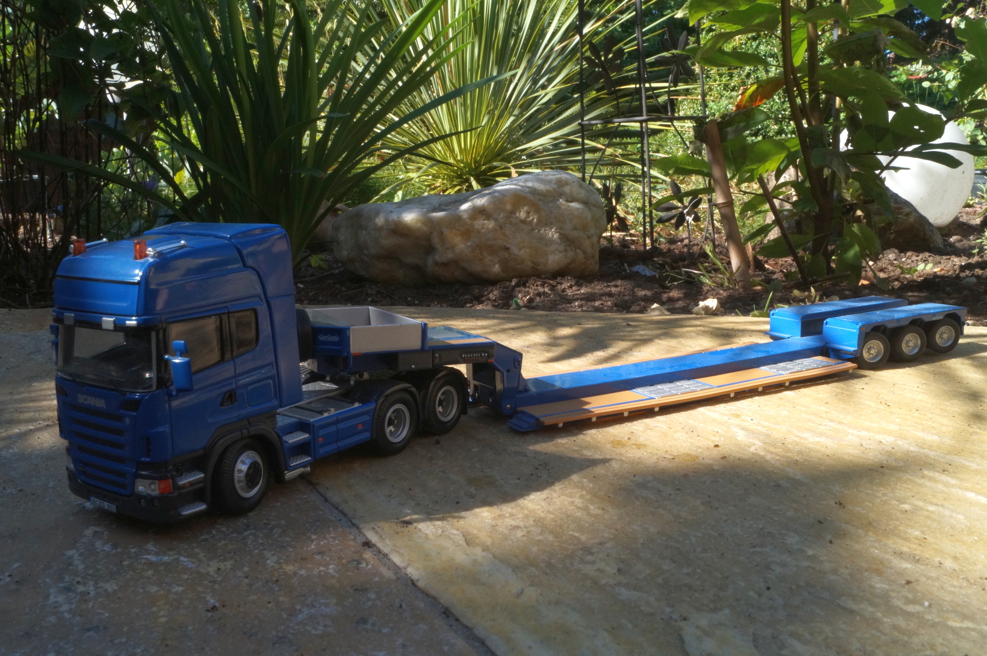 Scania R 3achs mit 3achs Pendel X Nootebbom Tieflader