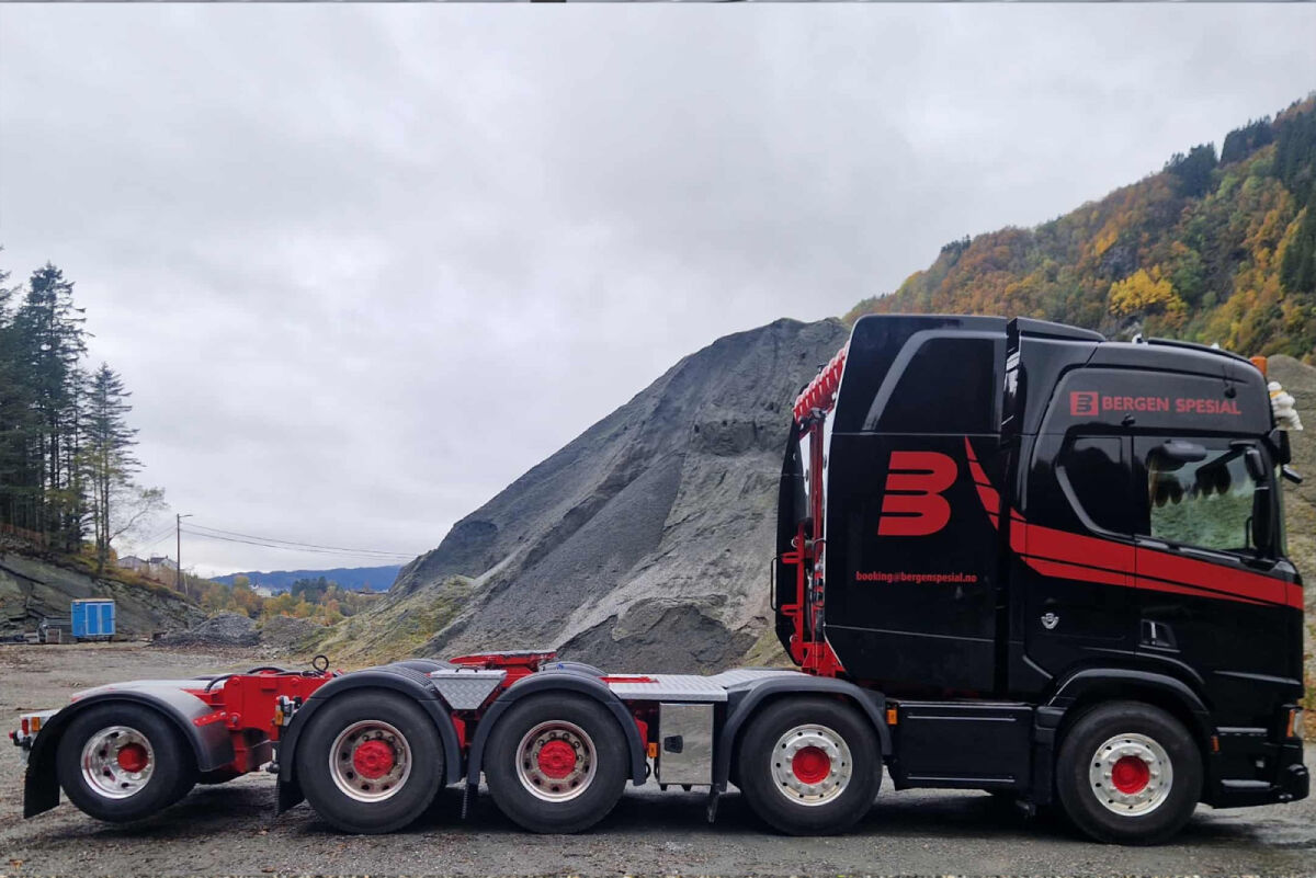 01-5306 - WSI - Scania R Highline CR20H 8x4 mit 2+4 Tiefladerauflieger - Bergen - NO