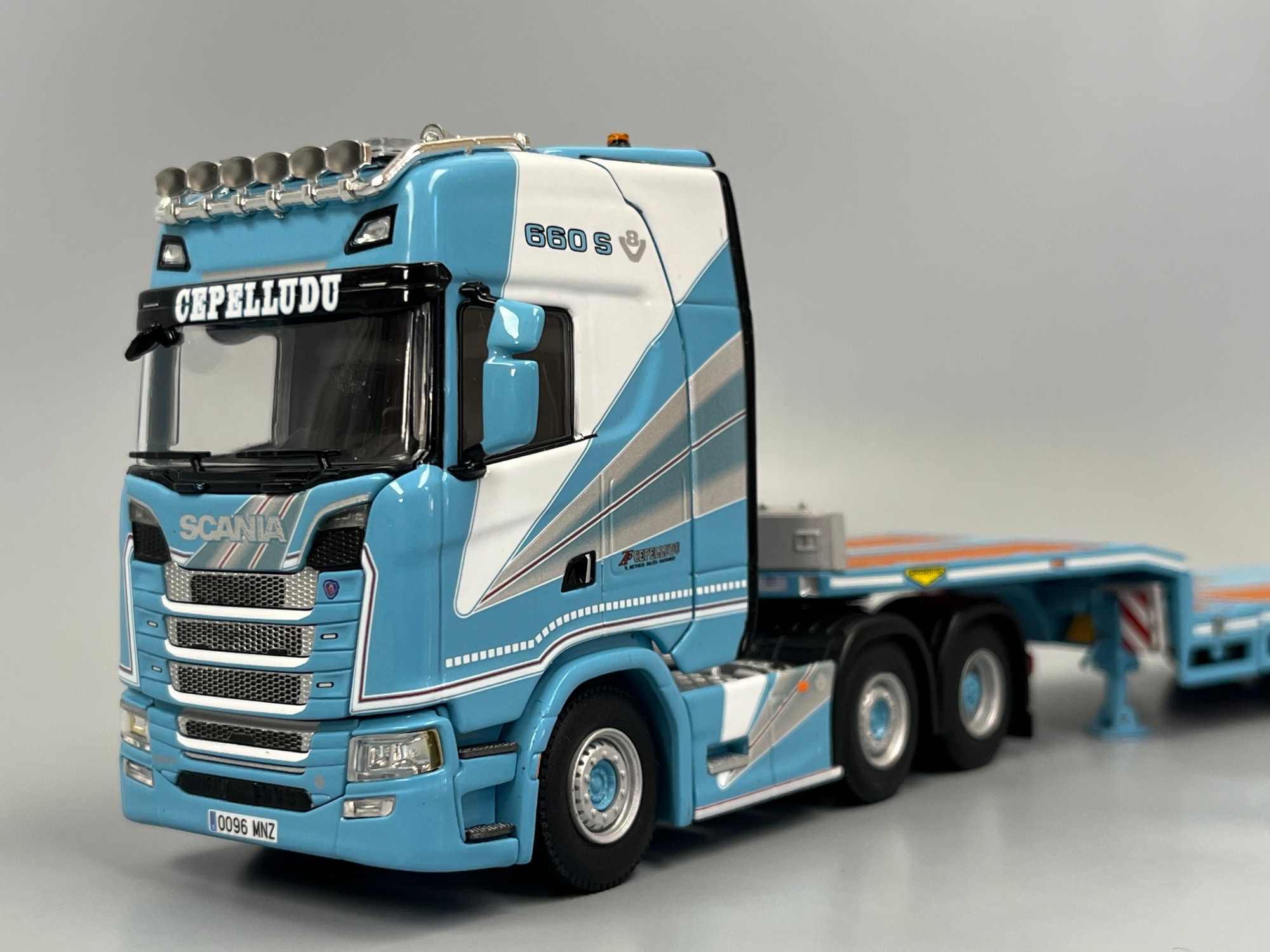 01-5147 - WSI - Scania S Highline 6x2 mit 4achs Semitieflader - Cepelludo - ES
