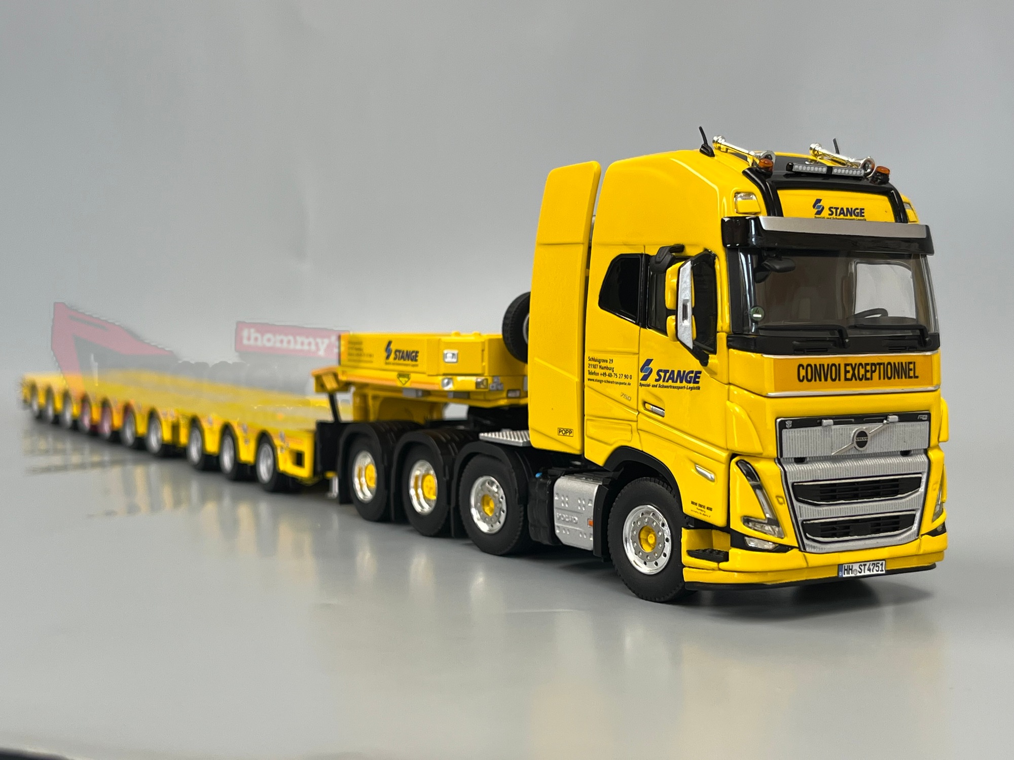 01-4935 - WSI - Volvo FH5 GL XL 8x4 mit 3achs Nooteboom Euro Tieflader - STANGE - D
