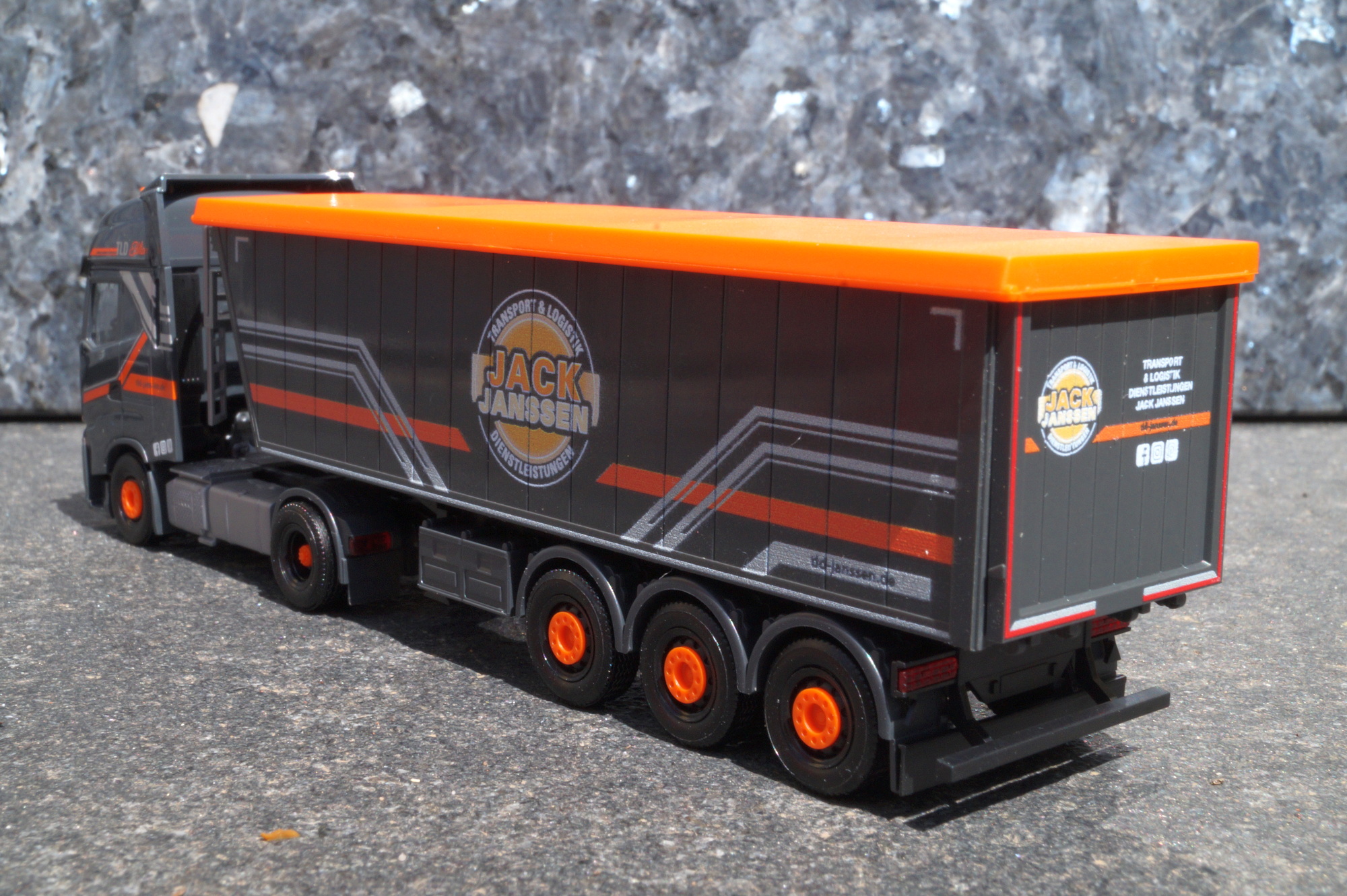 314435 - Herpa - Iveco S-Way Stöffelliner-Sattelzug „Jack Janssen“