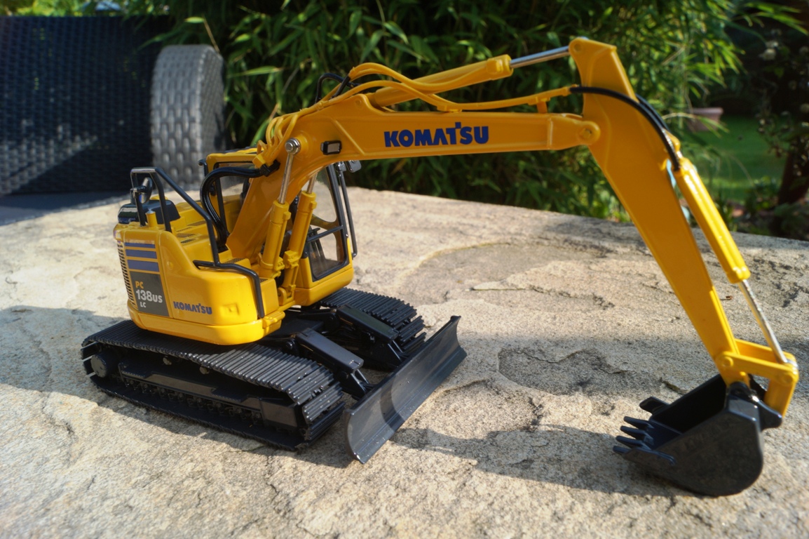 503360 -First Gear - Komatsu Kurzheckbagger PC 138 US LC-11