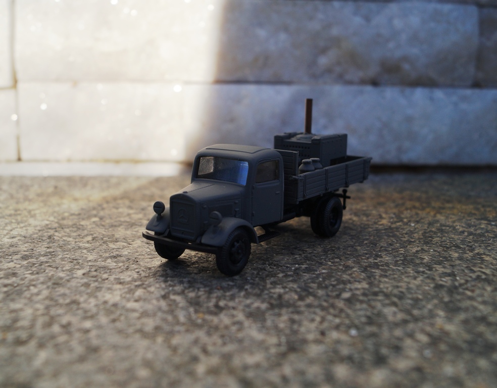 744690 - Herpa - Mercedes-Benz Pritschen-LKW mit Feldküche  1:87
