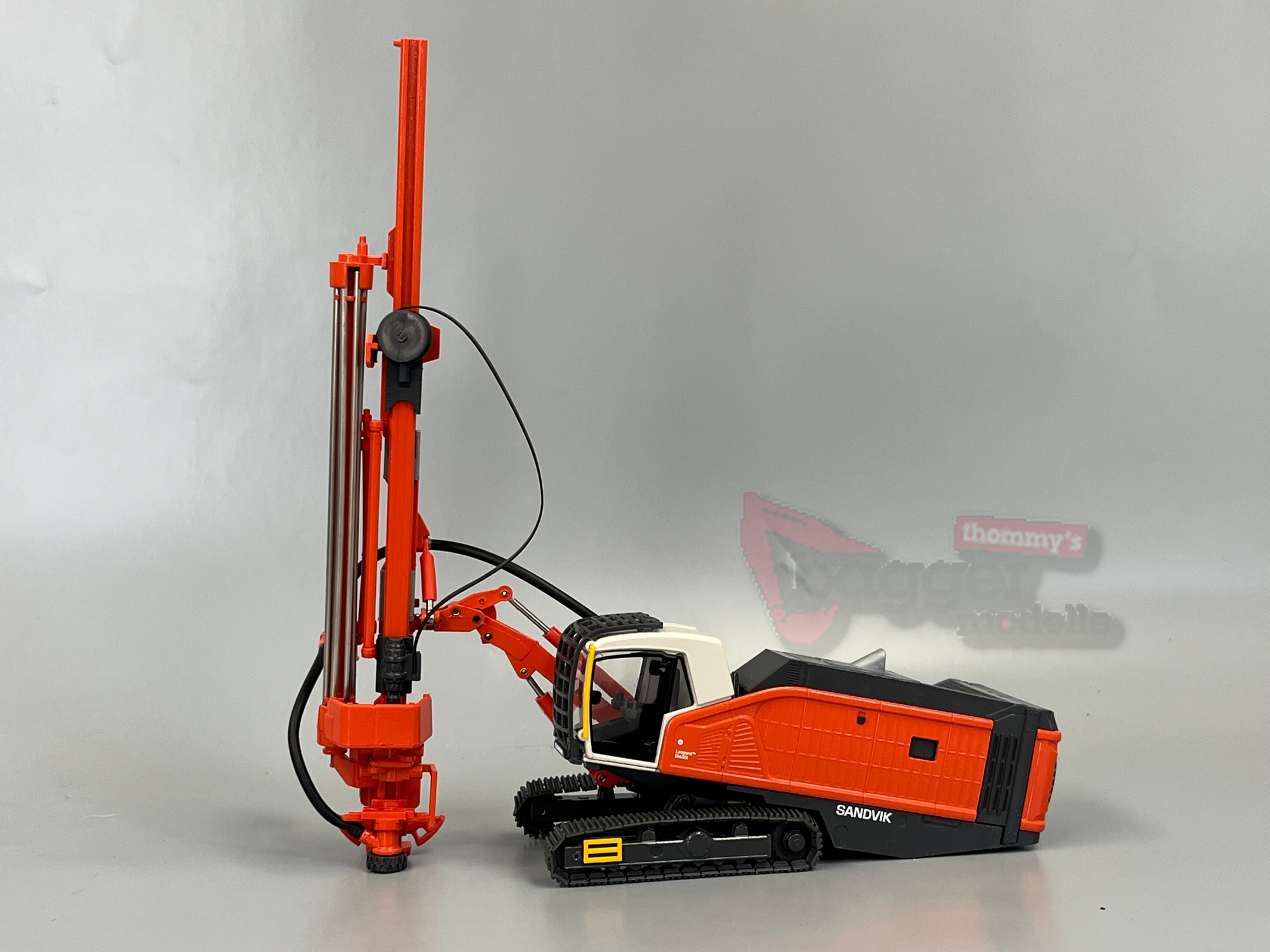 2525-2 - Conrad - Sandvik Leopard DI650i Oberflächenbohrgerät