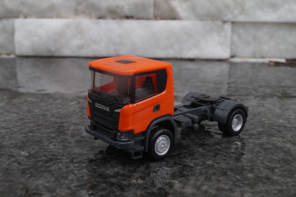 309776 - Herpa - Scania CG 17 4x4 2achs Zugmaschine   orange