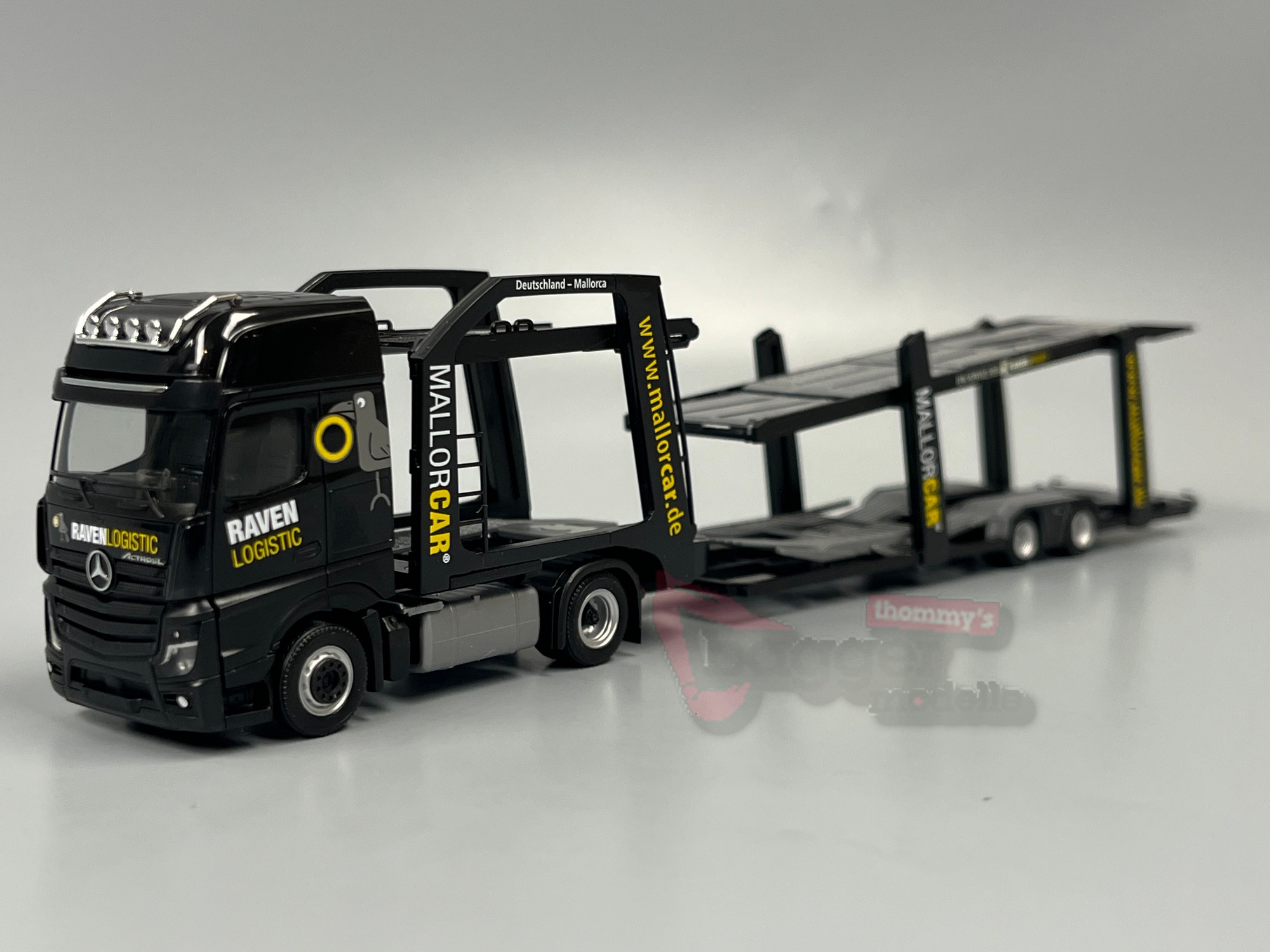 321372 - Herpa - Mercedes-Benz Actros L 18 Gigaspace Autotransporter-Hängerzug "Raven Logistic"