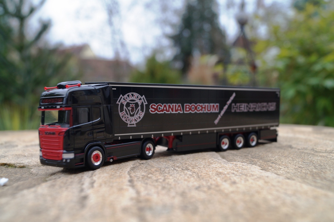 306669 -Herpa - Scania R TL Gardinenplanen-Sattelzug „Heinrichs“