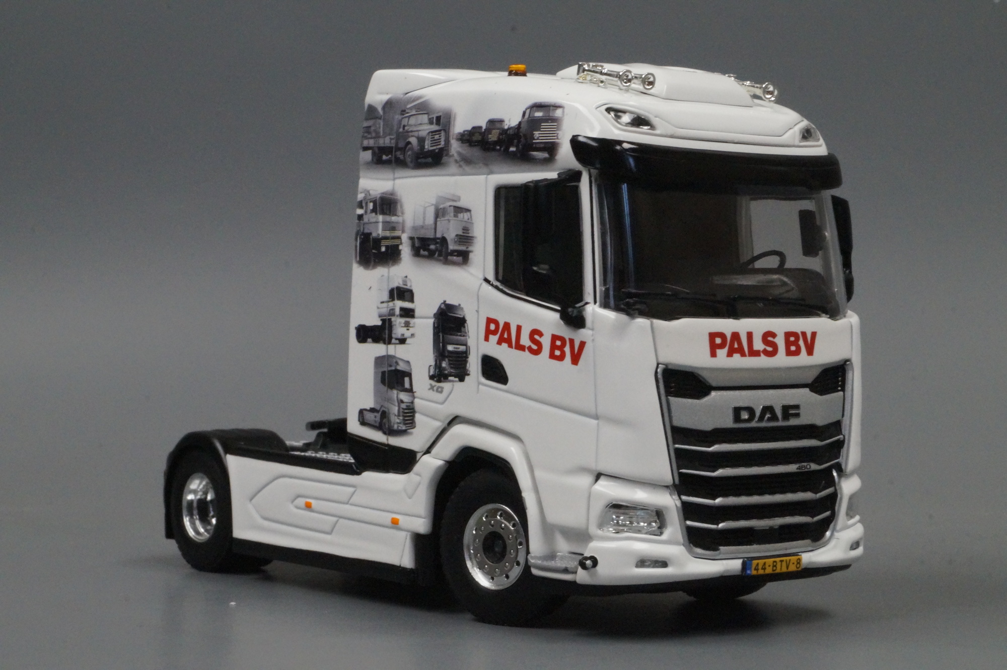 01-4152 - WSI - DAF XG 4x2  Solozugmaschine "Pals B.V.   NL