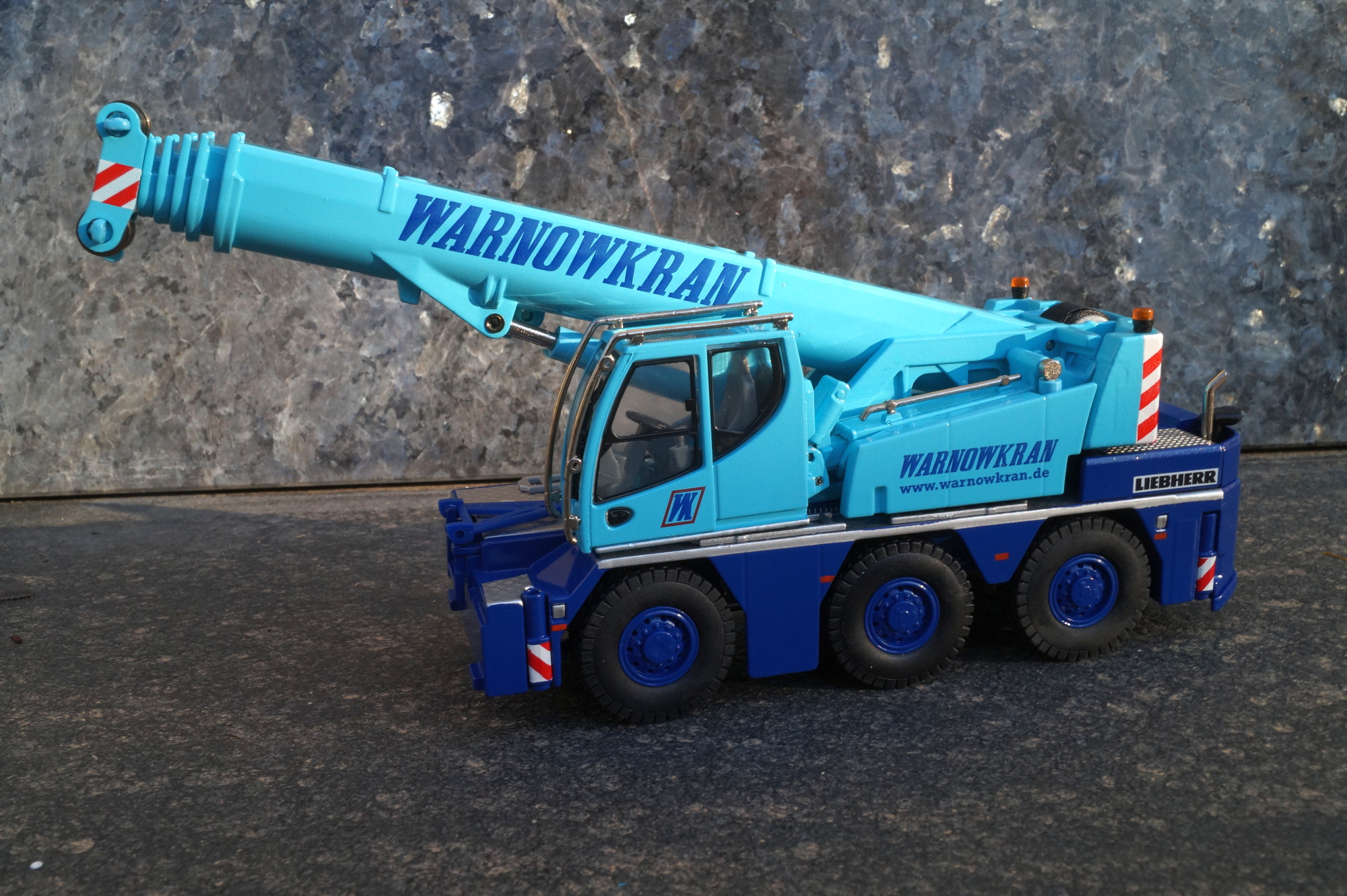 2109-15 -Conrad - Liebherr LTC 1045-3.1 Mobilkran "Warnowkran"