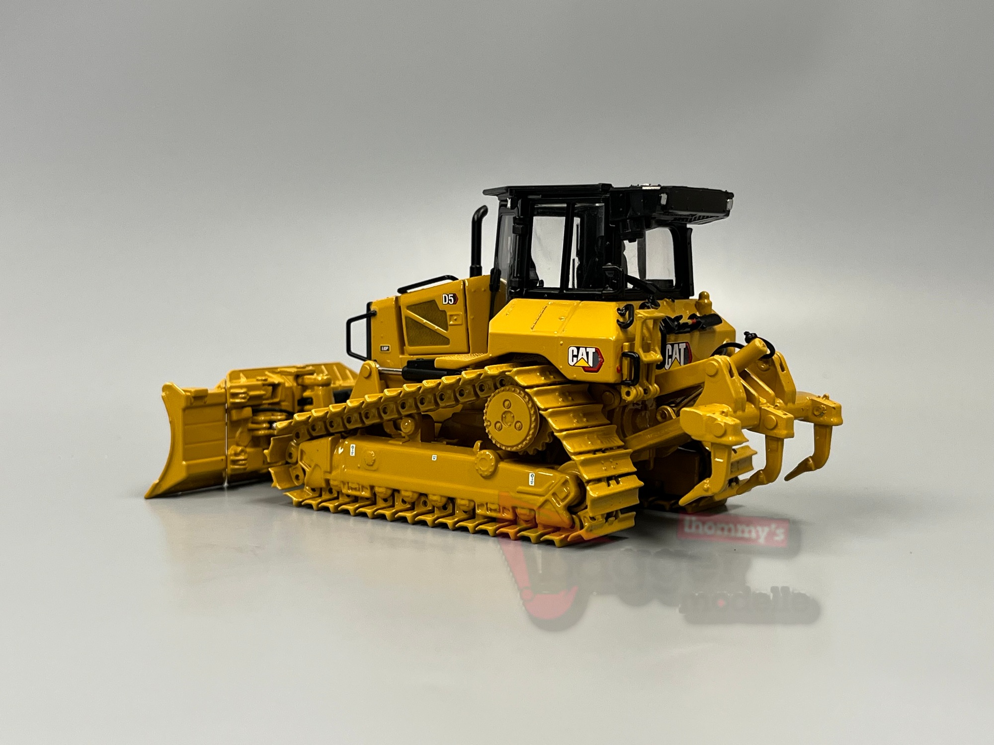 85752 - Diecast Masters - CAT D5 LGP Track Type Tractor - Raupe