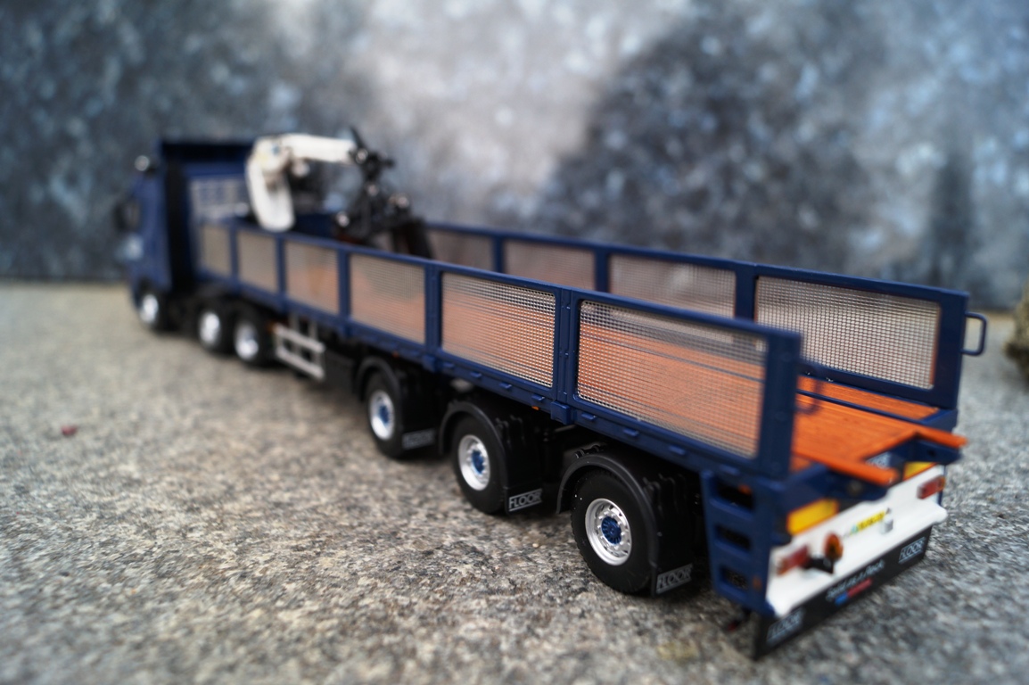 Volvo FH GL 3 achs mit Steinauflieger " Floor Trailers BV"