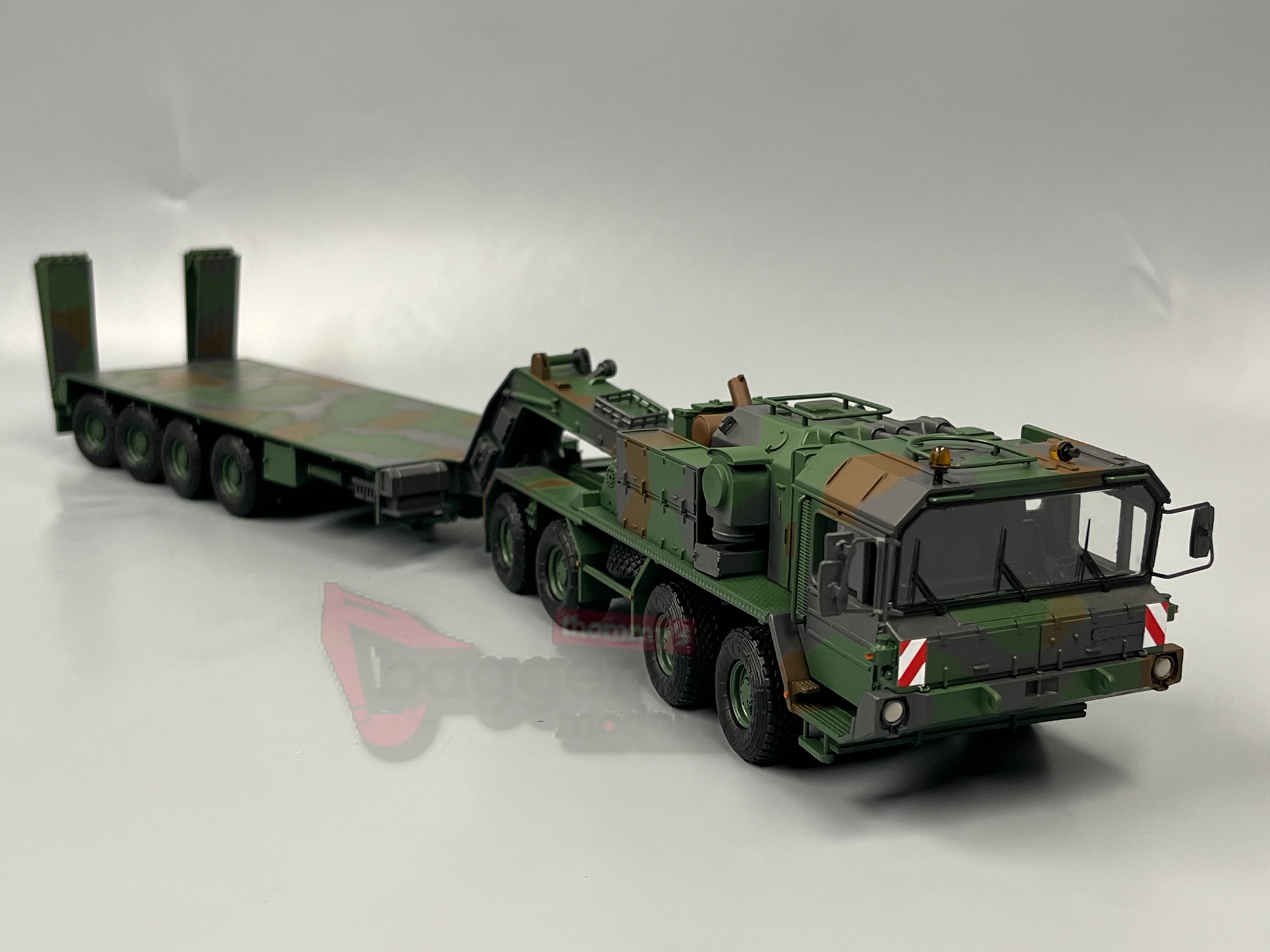 52-01 - KRANLAB - FAUN SLT-50 -2 mit 4achs Kässbohrer Tieflader - ELEFANT - Camouflage