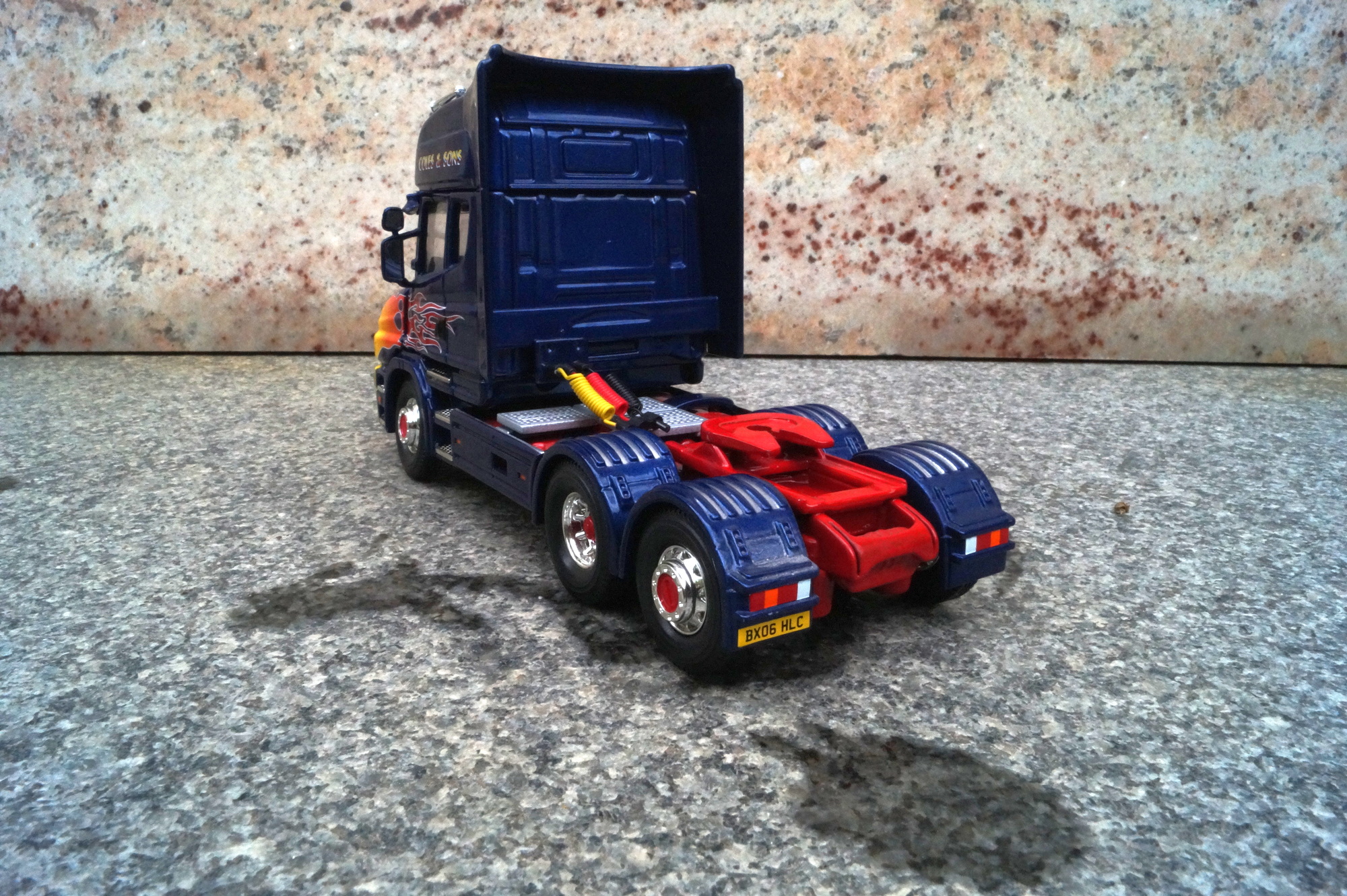 Scania Topline 3achs Zugmaschine "Coles& Sons"