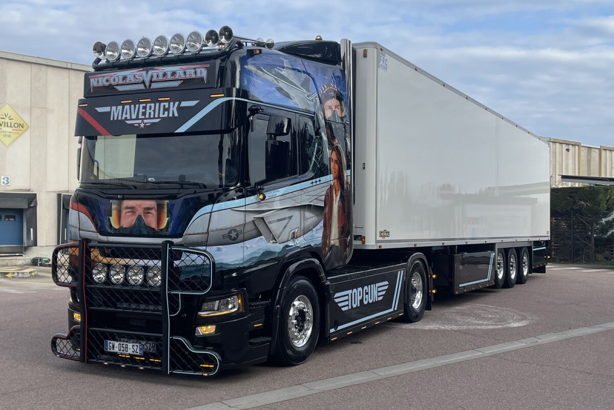 01-5292 - WSI - Scania R Highline 4x2 mit 3achs Kühlauflieger - Nicolas Villard/Maverick TopGun - FR