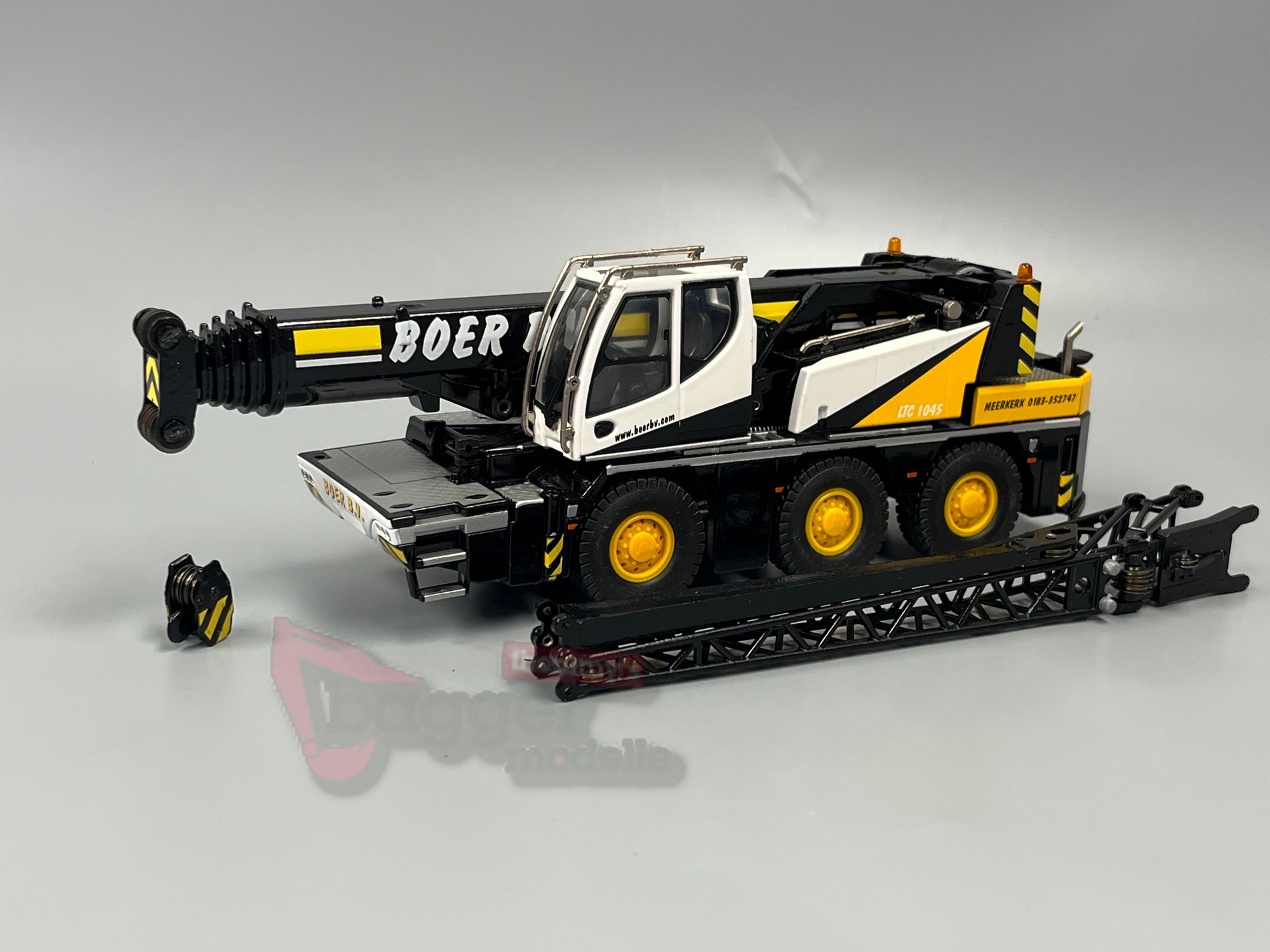 2109-9 - Conrad -Liebherr LTC 1045-3.1 Mobilkran "BOER"