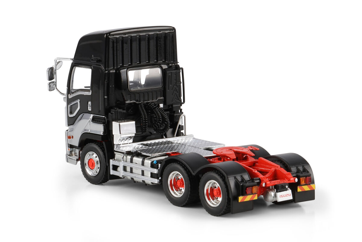 01-5194 - WSI - ISUZU GIGA SHORT 6x4 3achs Zugmaschine, schwarz