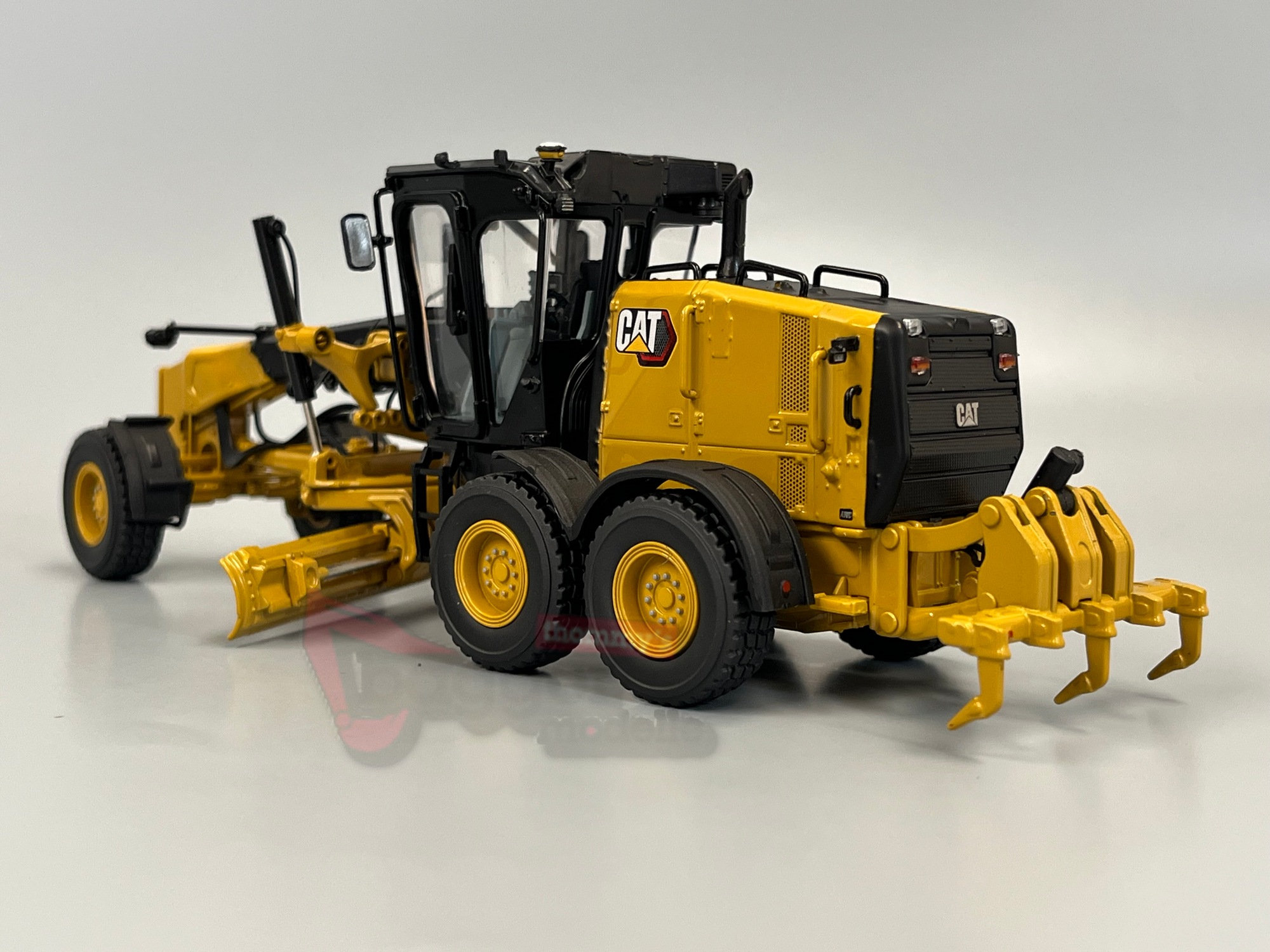 85794 -DCM - CAT 140 LVR Motor Grader