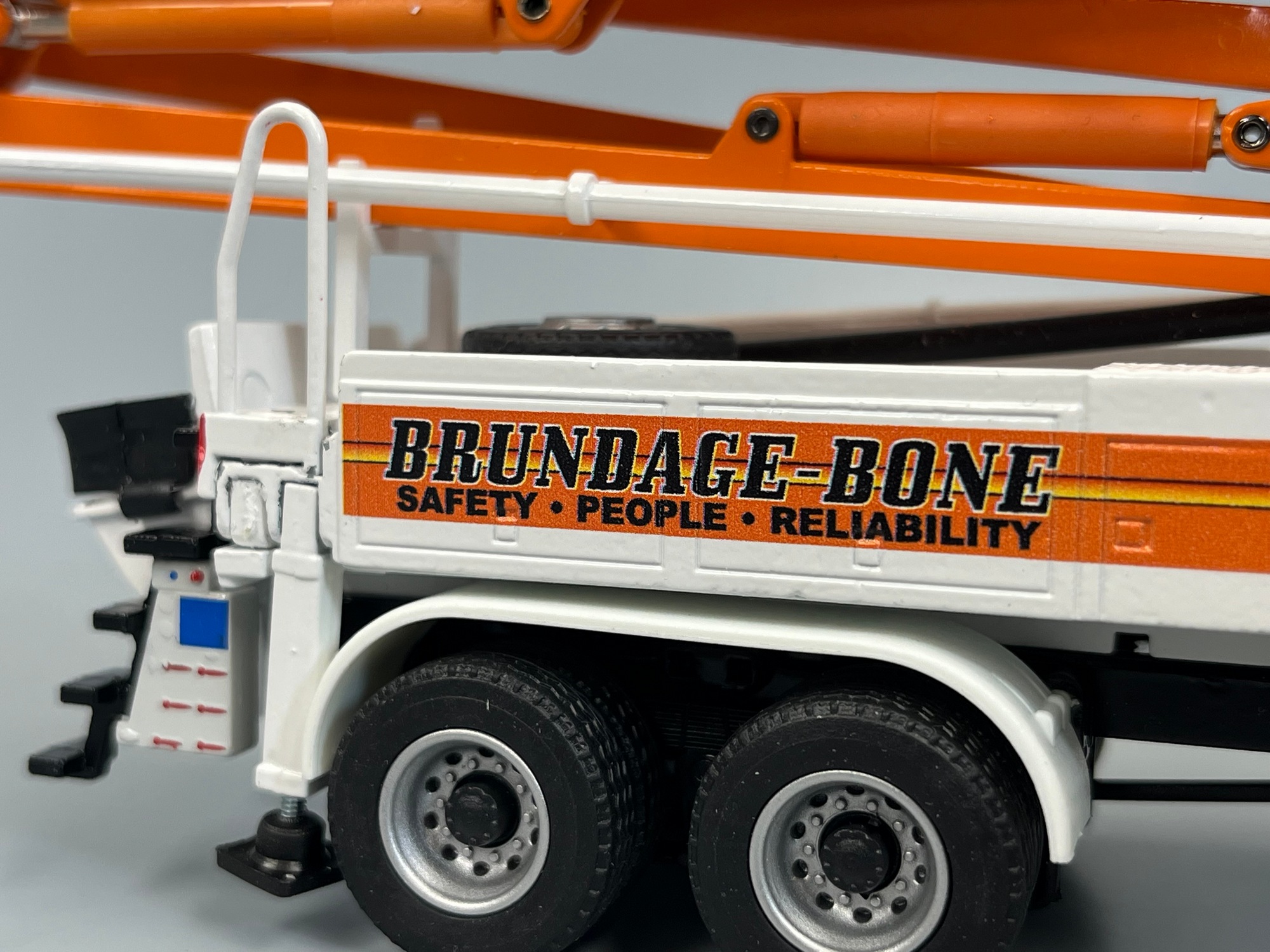 36225-1 -Conrad -Mack Schwing S36X Betonpumpe "Brundage Bone"