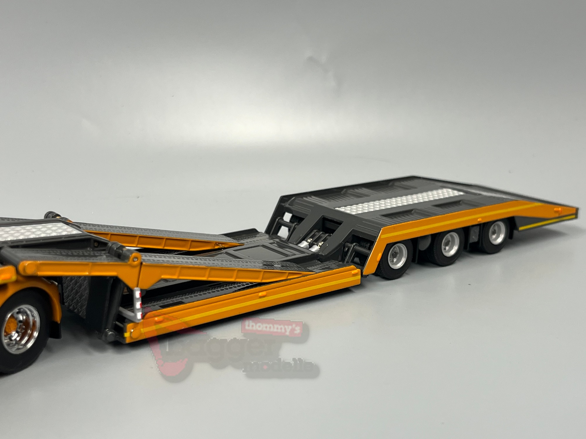 01-5326 - WSI - DAF XG+ 6x2 mit 3achs LKW Transportauflieger - Clean Mat Trucks - NL