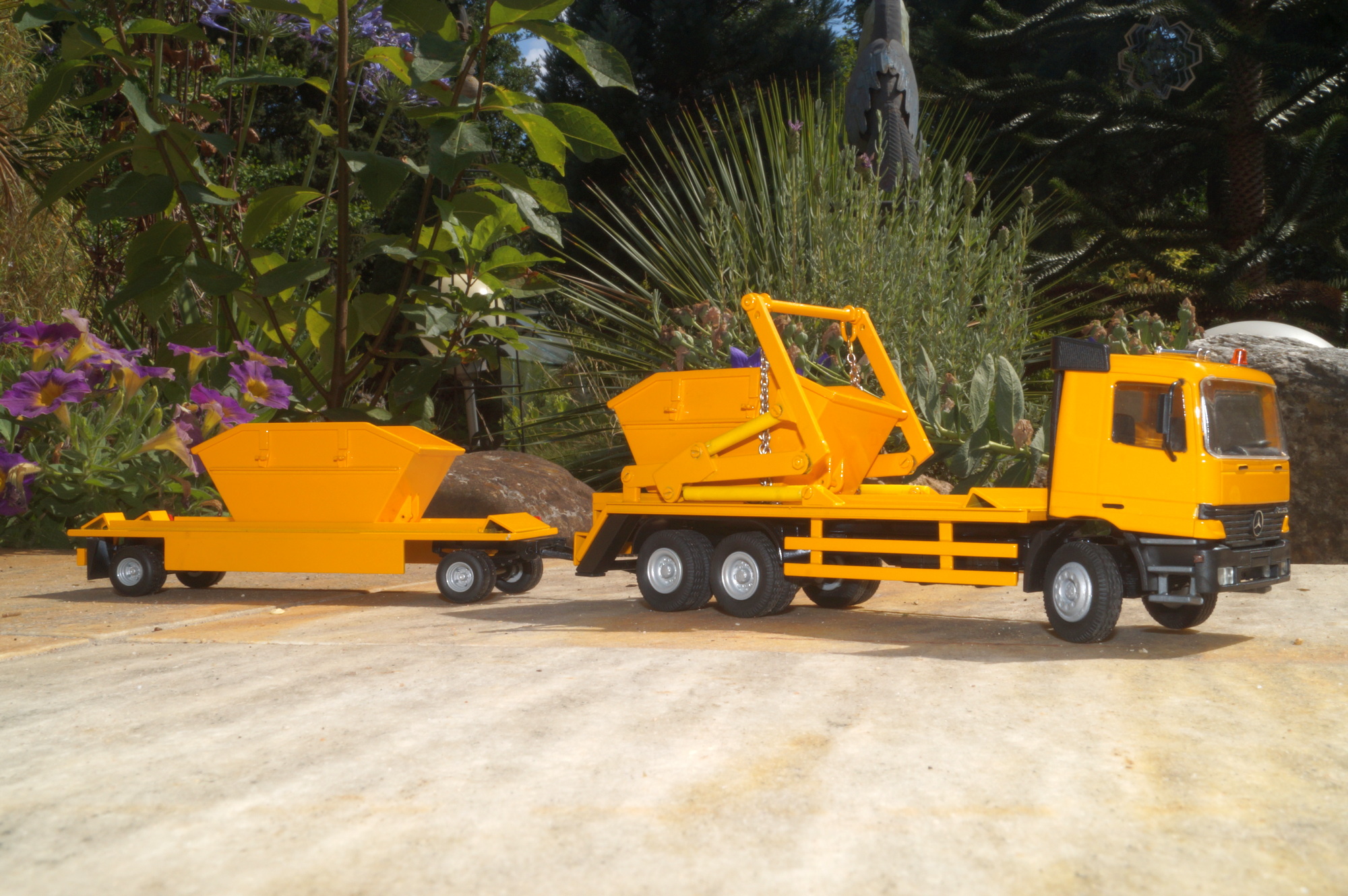 Mercedes Benz Actros Absetzkipper mit Anhänger