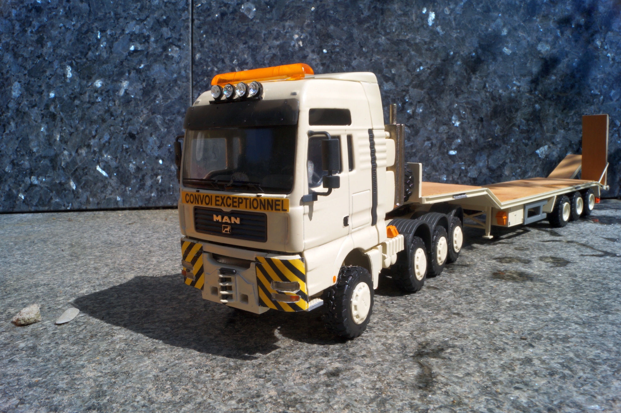 MAN 4achs Schwerlastzugmaschine mit 3achs Tieflader "Unicata"