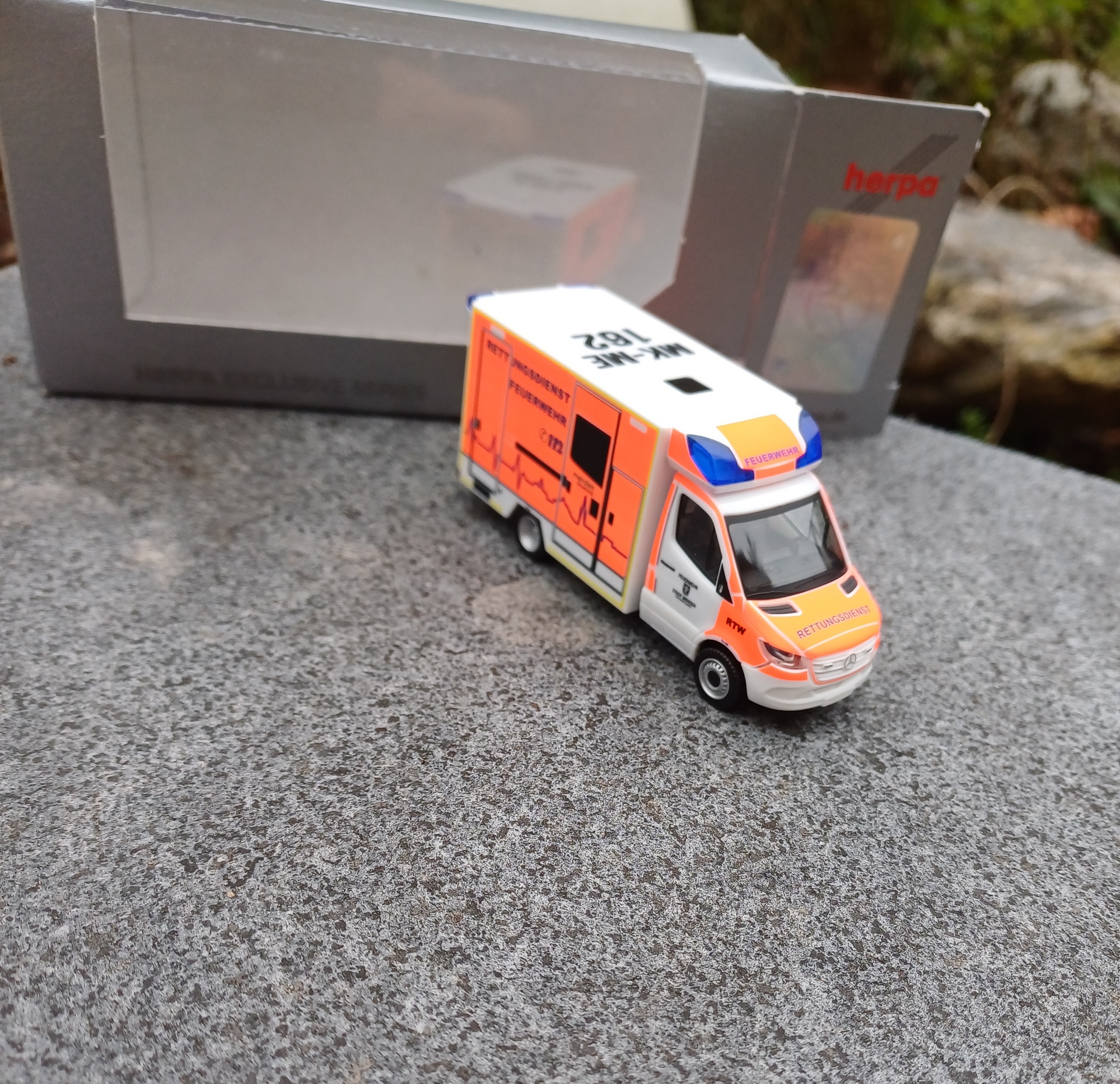 944601 - Herpa - Mercedes-Benz Sprinter Fahrtec "Feuerwehr Menden"