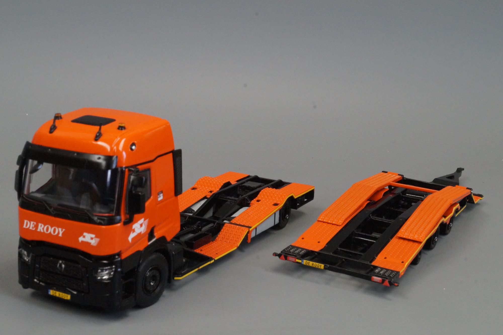01-4389 - WSI - Renault T EVO Trucktransportauflieger "DE ROOY"
