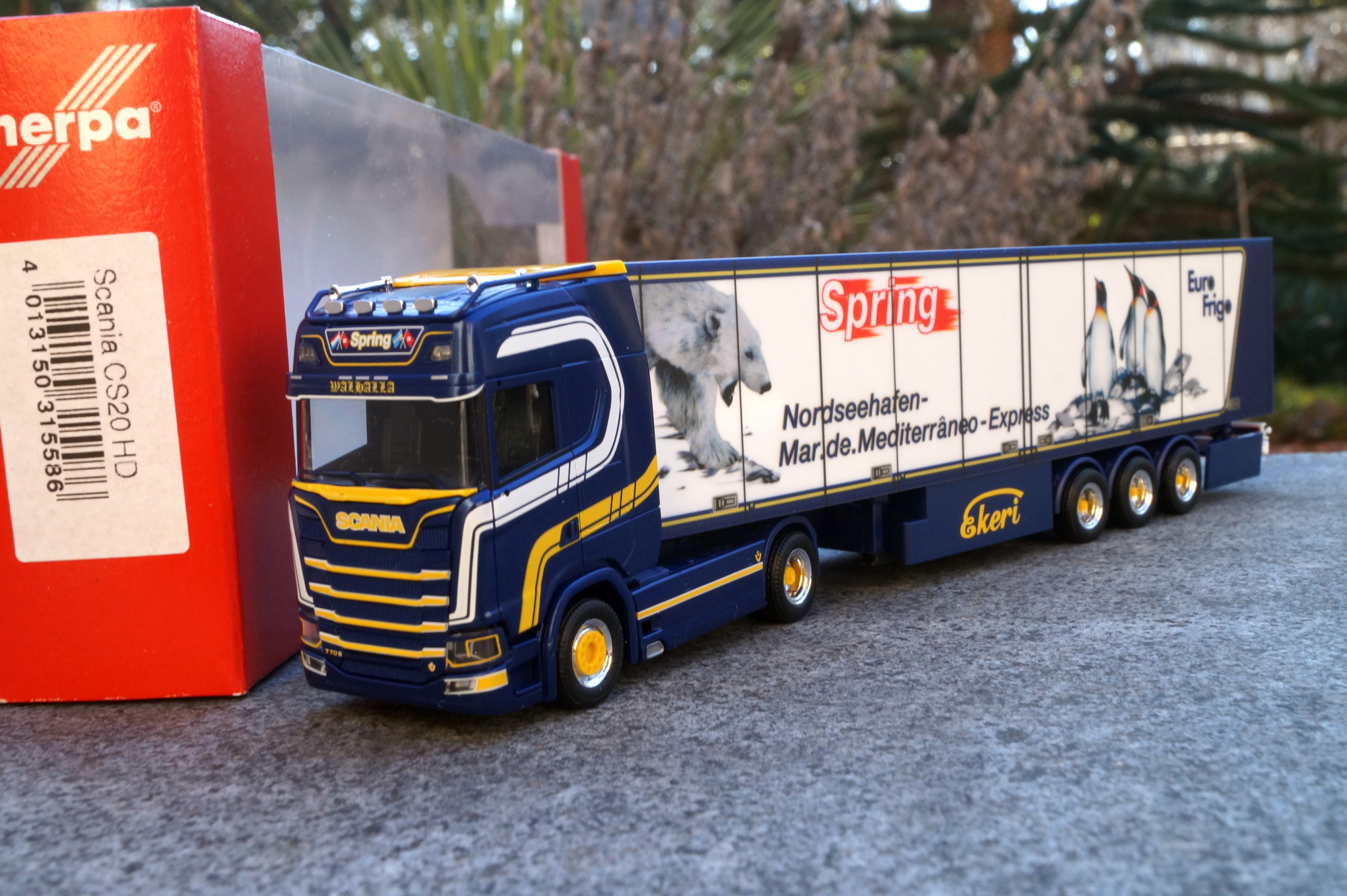 315586 - Herpa -Scania CS 20 HD Kühlkoffer-Sattelzug „Spring“ (Schweiz/