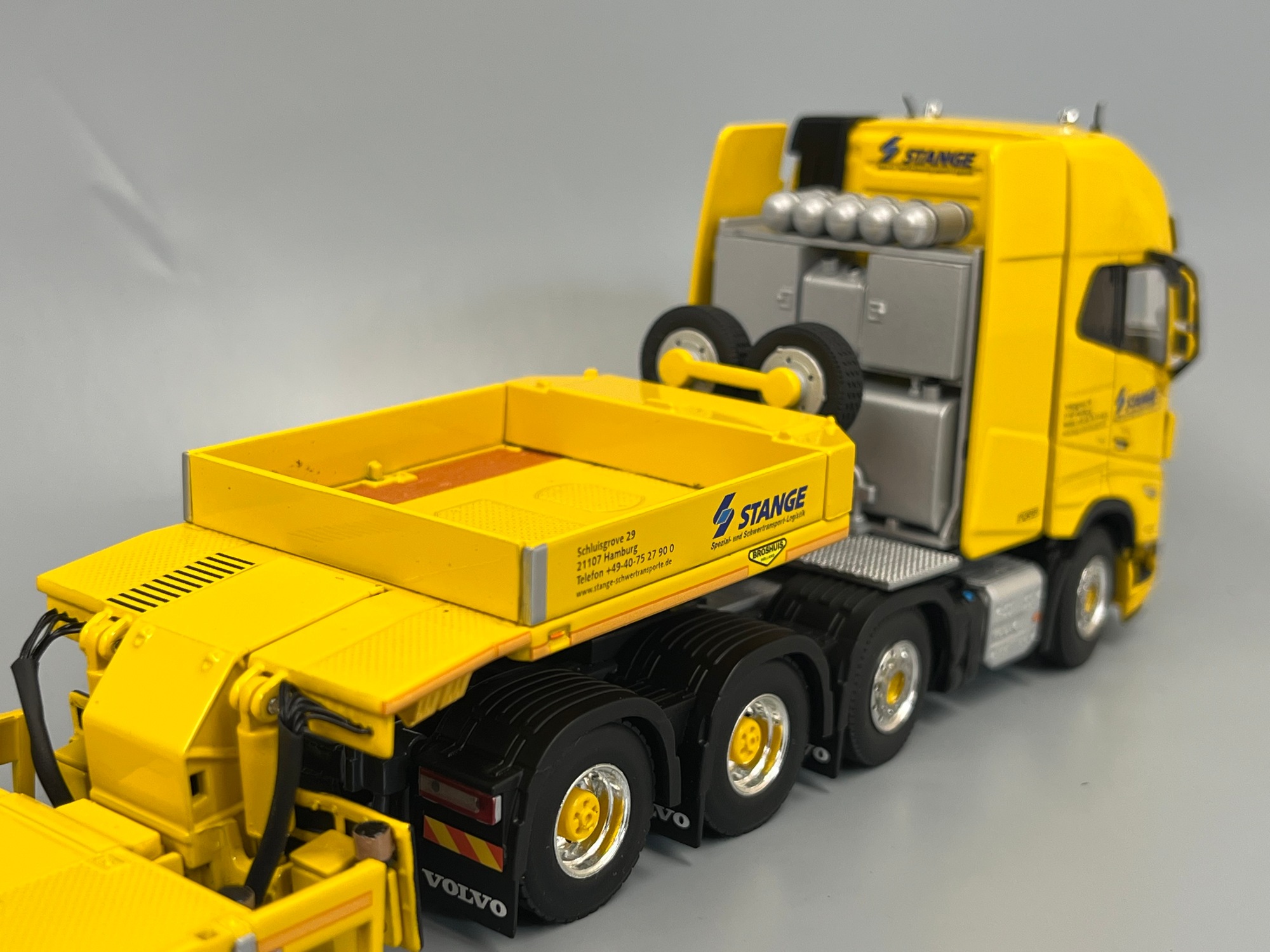 01-4935 - WSI - Volvo FH5 GL XL 8x4 mit 3achs Nooteboom Euro Tieflader - STANGE - D