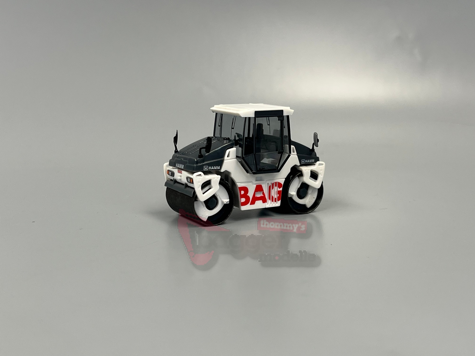318648 -Herpa - Hamm Tandemwalze "Strabag"