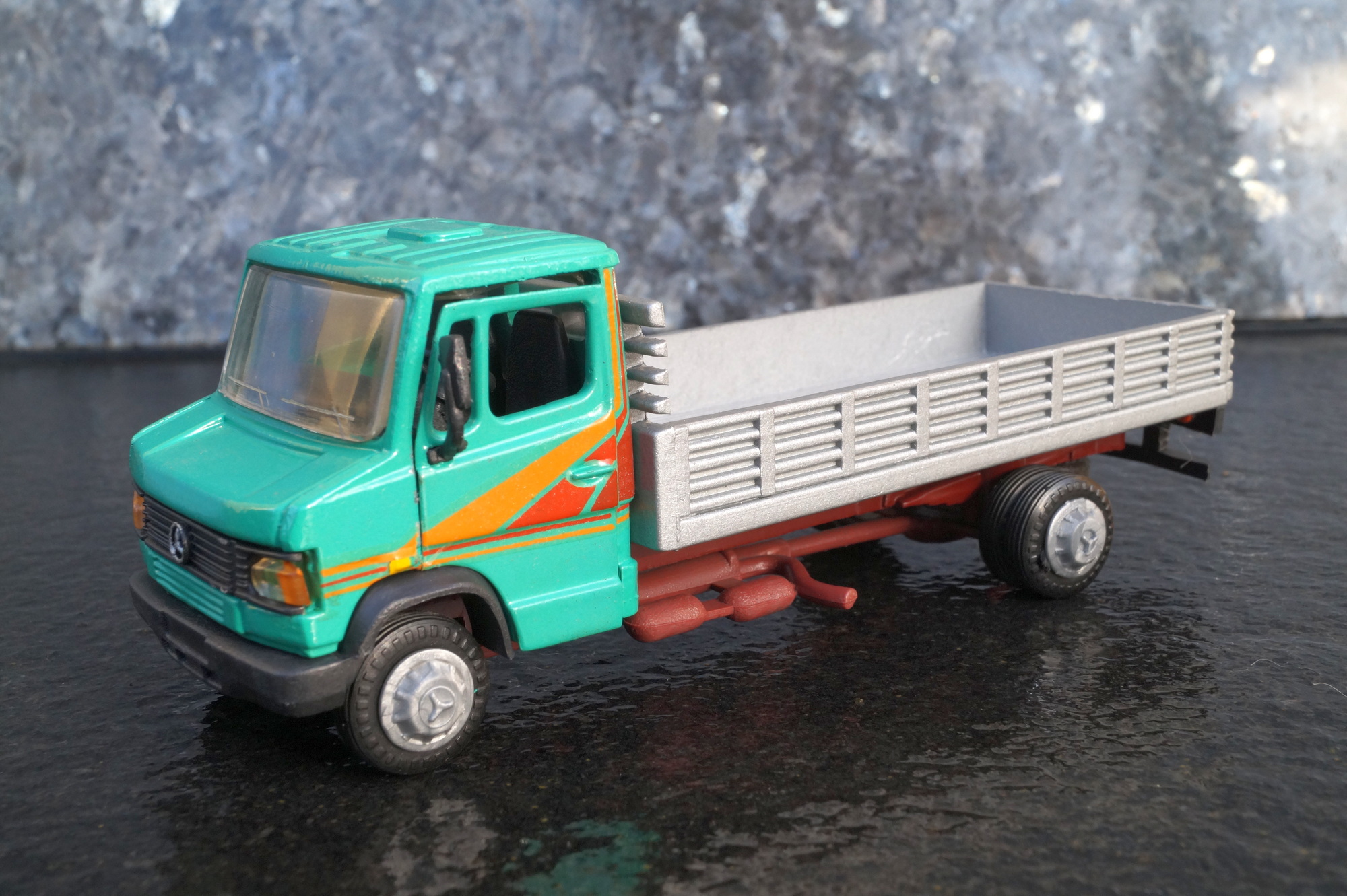 Mercedes Benz 2achs Pritschenwagen