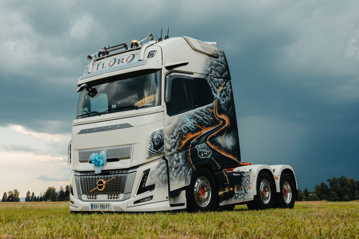 01-5602 - WSI - Volvo FH Aero Globetrotter XXL 6x2 - Route 780