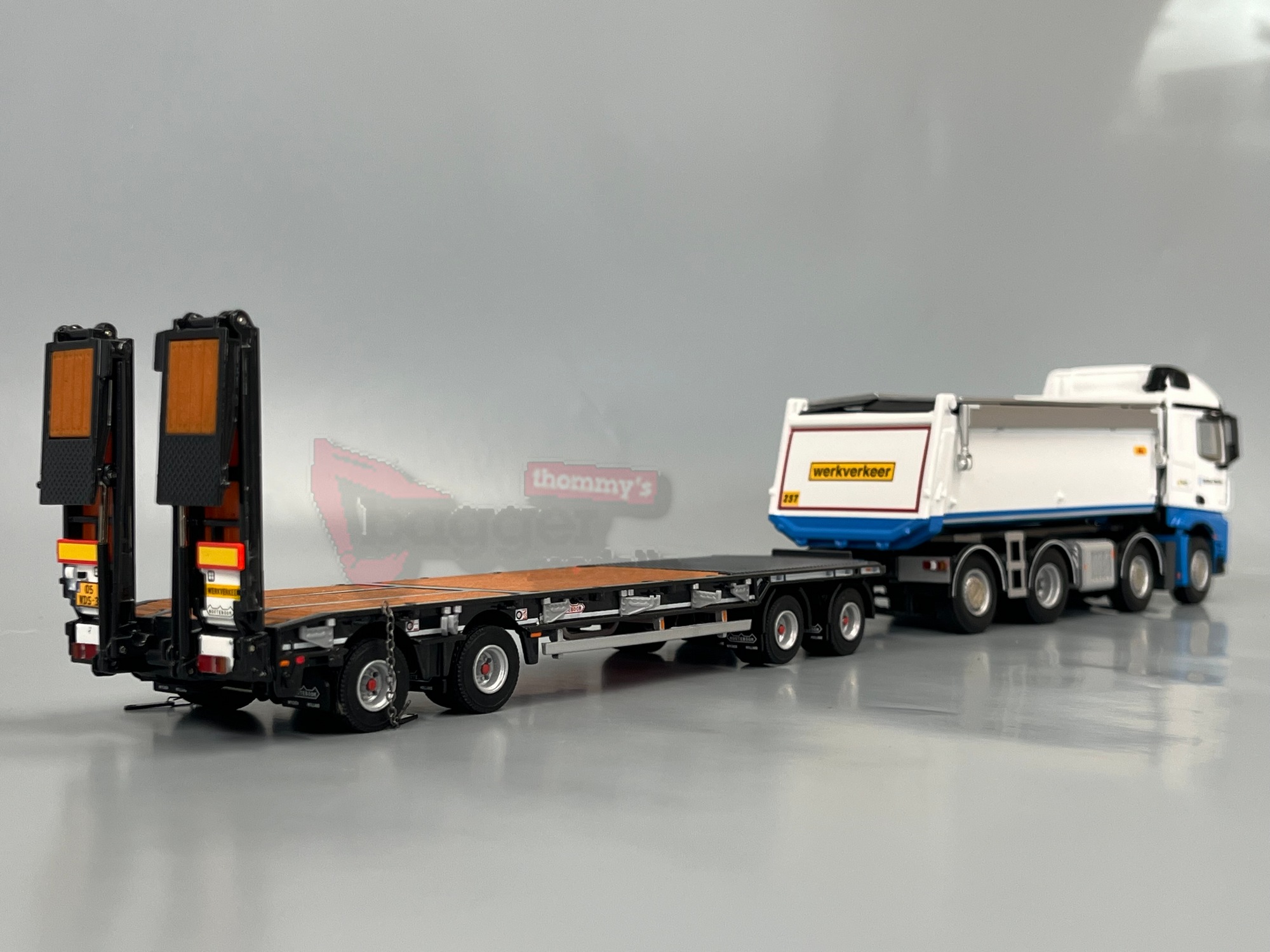 01-5155 - WSI - Mercedes-Benz Arocs MP4 8x2 Kipper mit 4achs Tiefladeranhänger - Ballast Nedam -