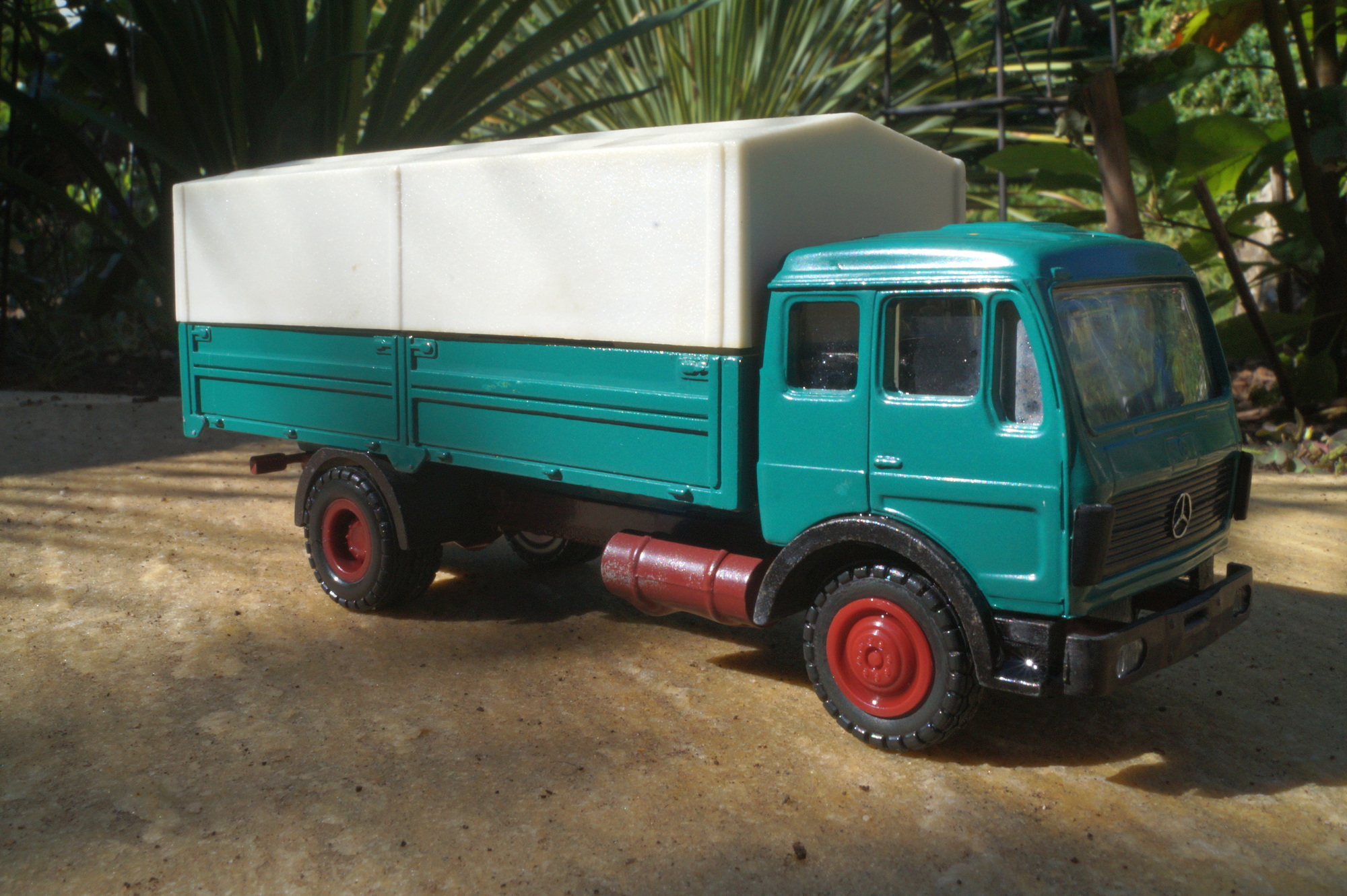 Mercedes Benz  1628-1928 Planen LKW Plane abnehmbar