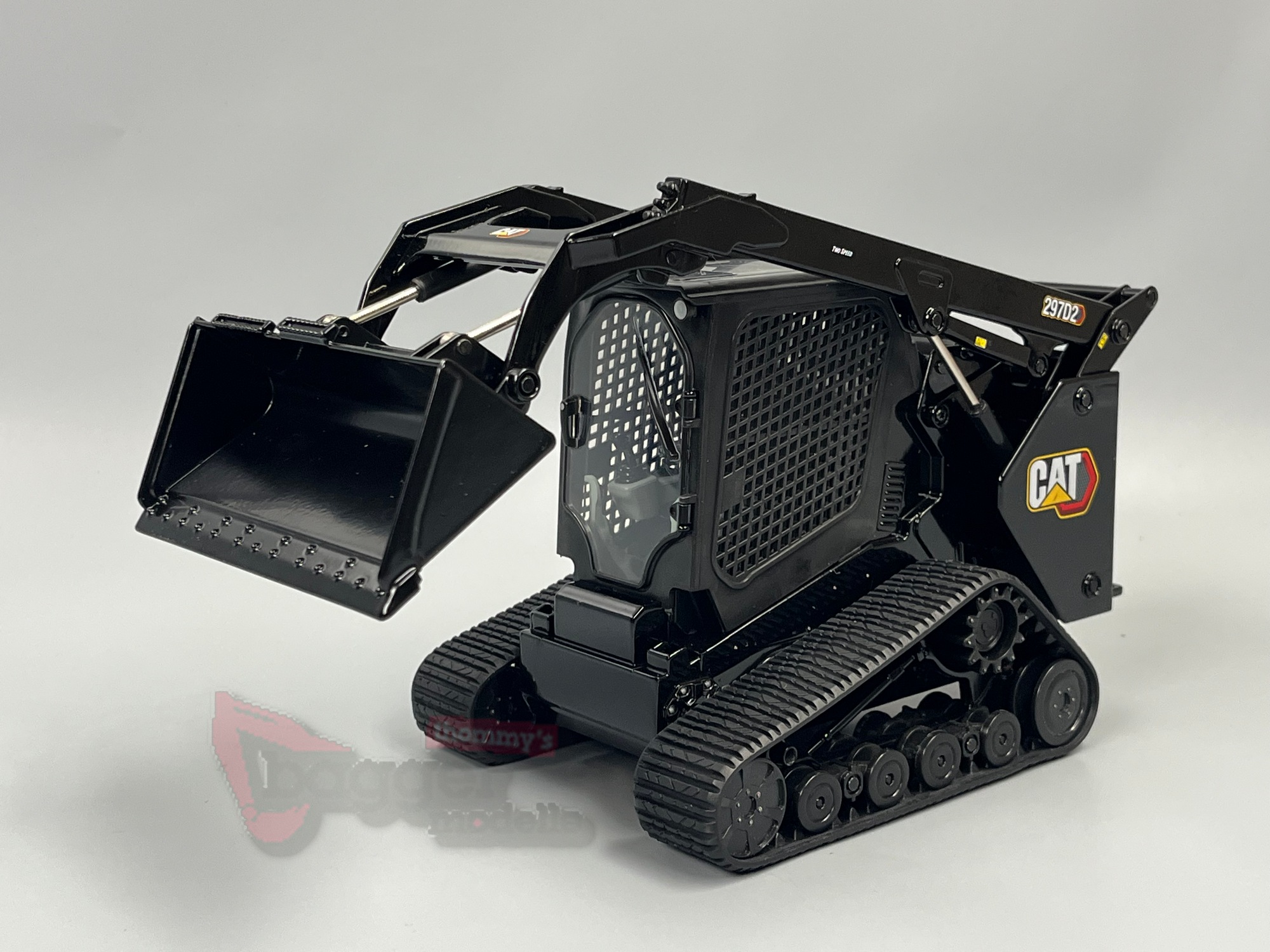 85268BK - DCM - CAT 297D2  Kompaktkettenlader - schwarz - 1:16