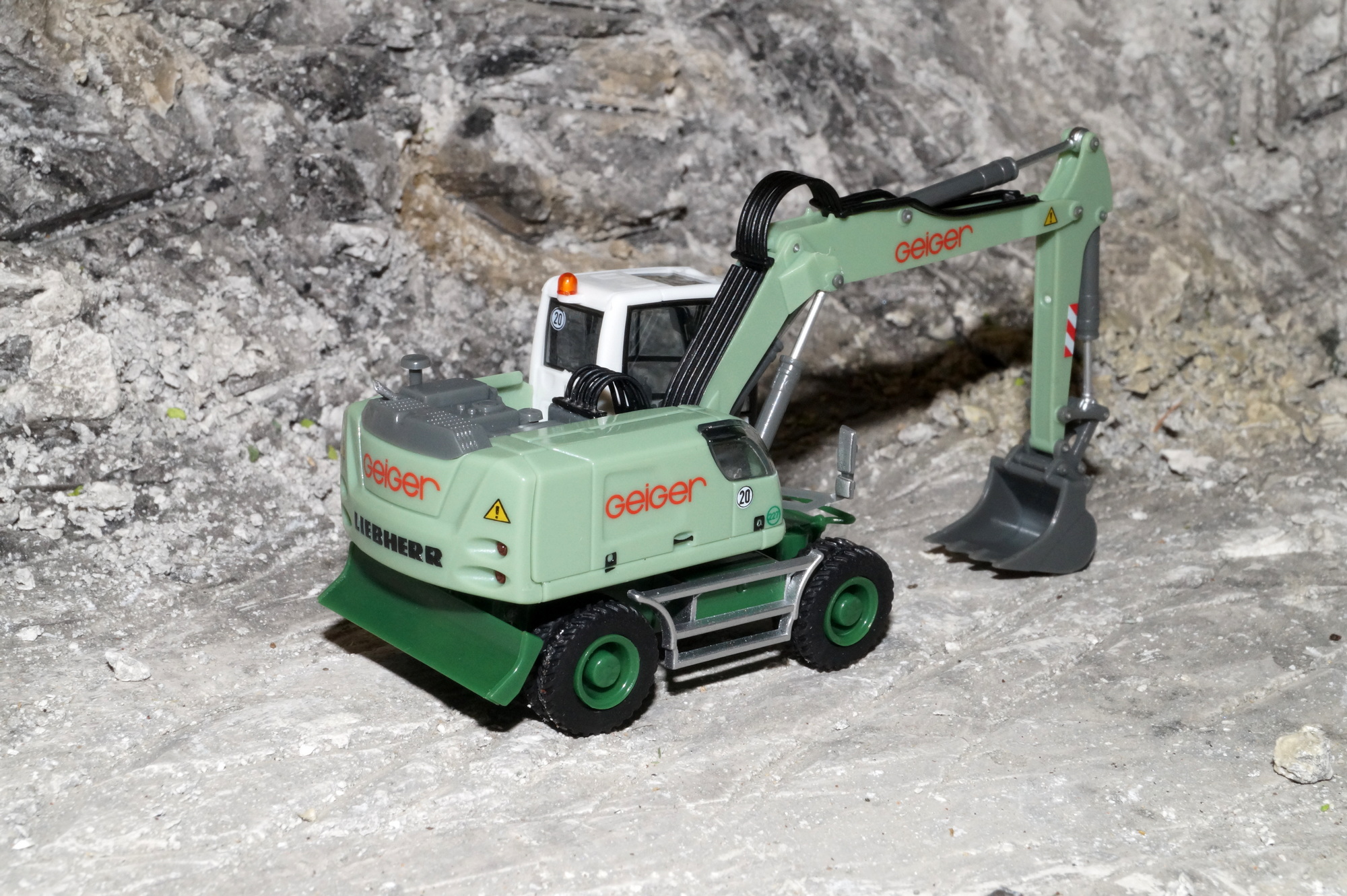 949477 - Herpa- Liebherr A920 Litronic Mobilbagger "Geiger"