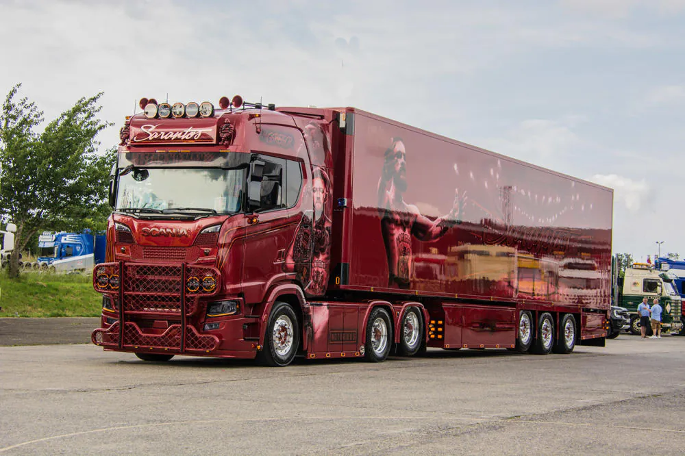 90152 - Tekno - Scania NGS Highline 6x2 mit 3achs Kühlauflieger - Sarantos - GR