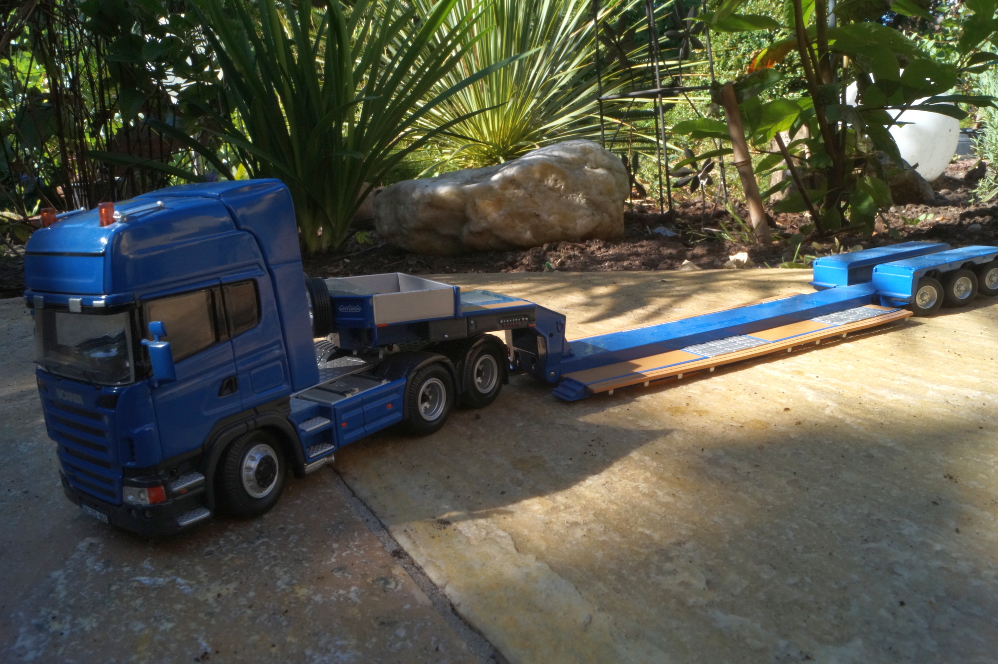 Scania R 3achs mit 3achs Pendel X Nootebbom Tieflader